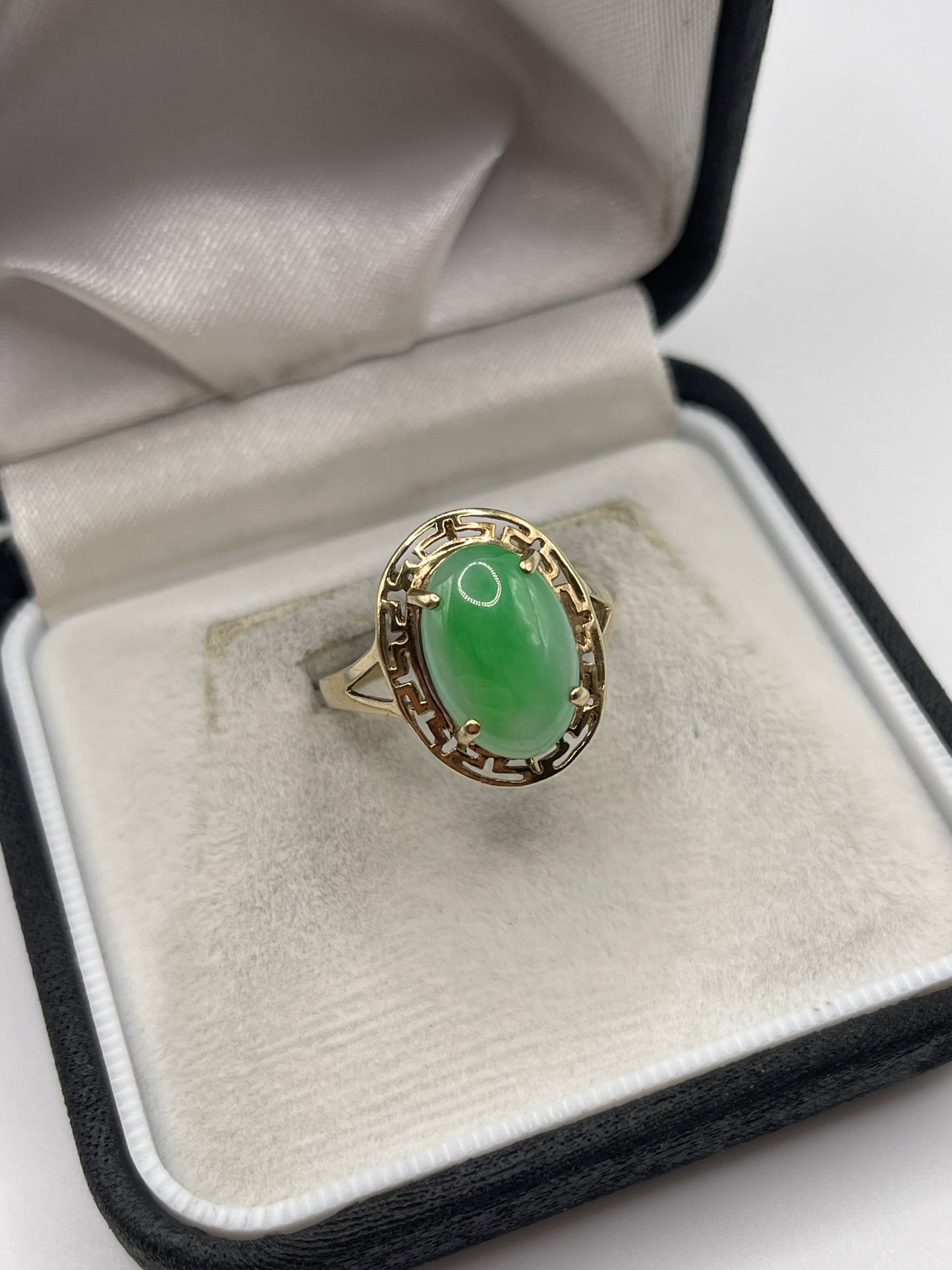 9ct gold jade ring