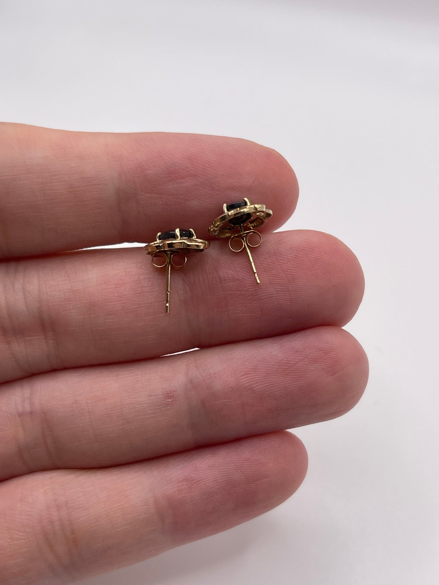 9ct gold sapphire earrings