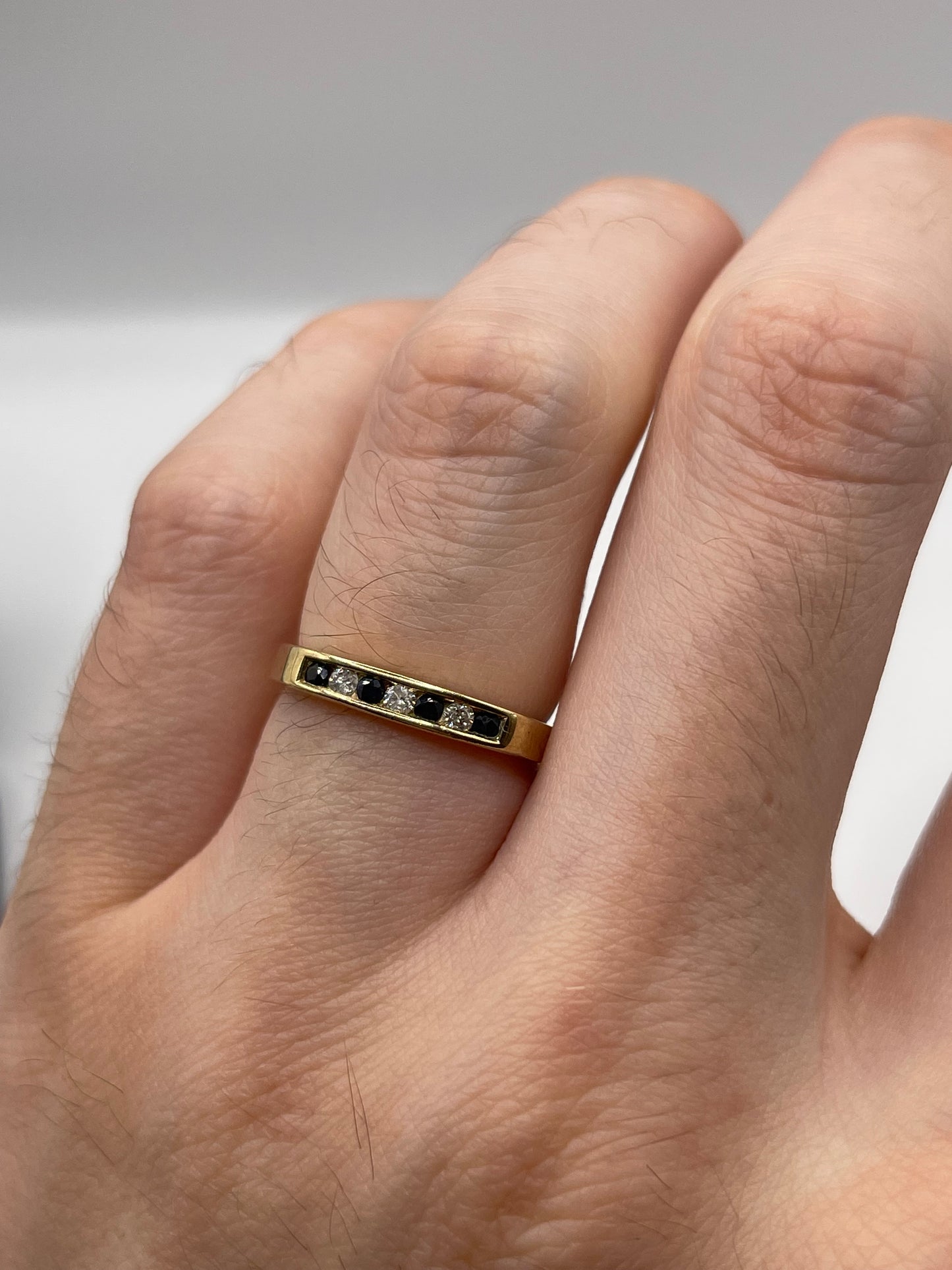 9ct gold sapphire and diamond ring