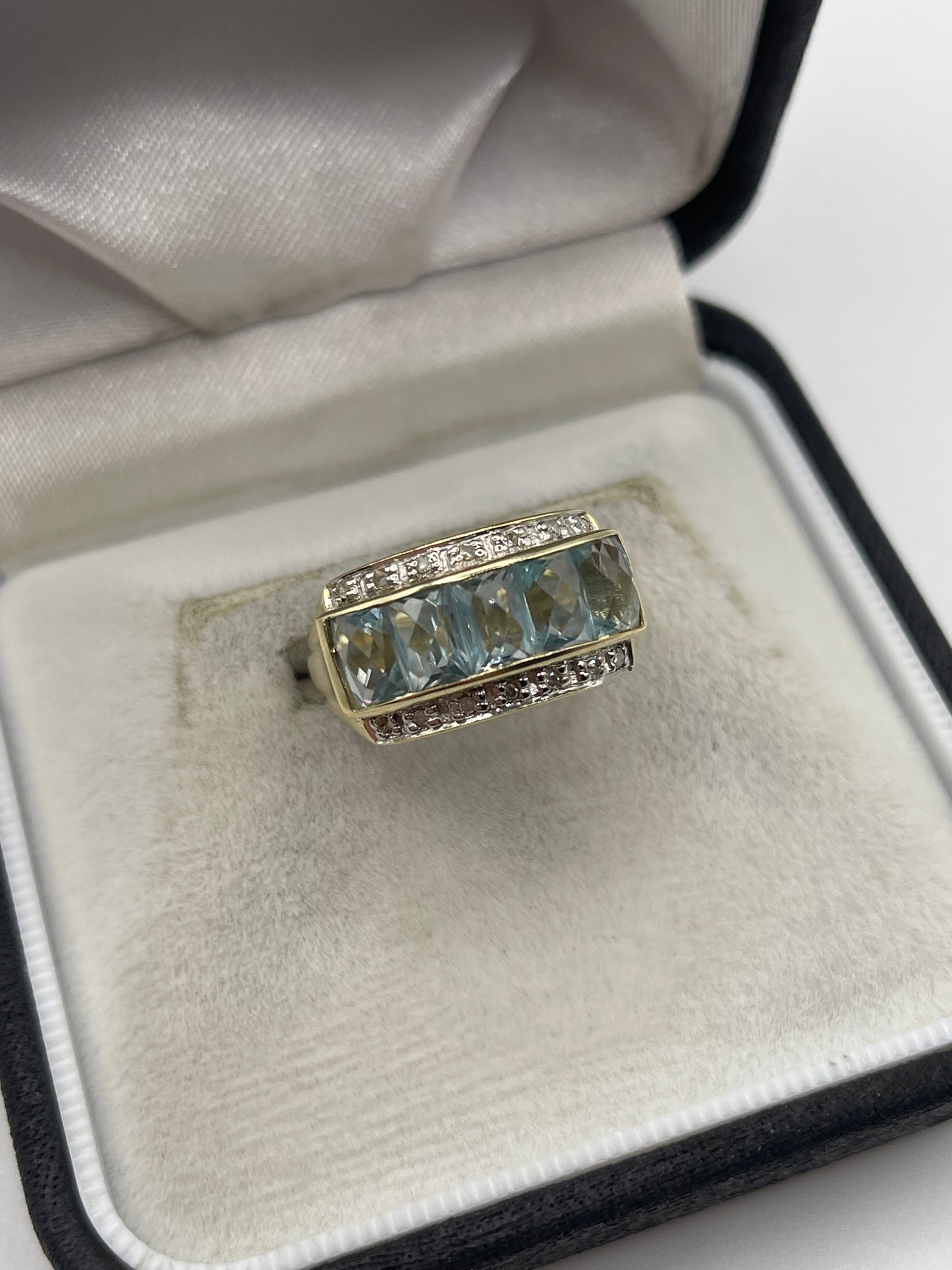 9ct gold topaz and diamond ring