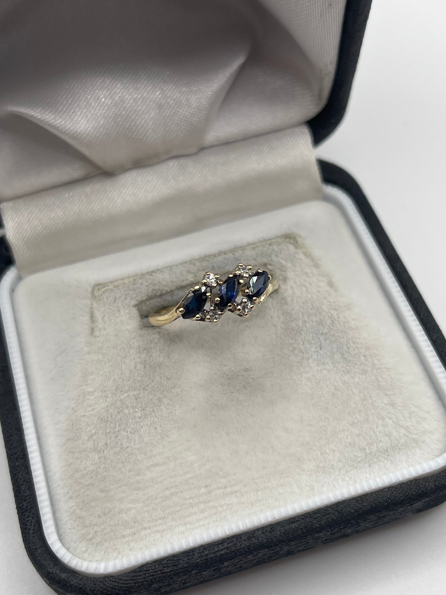 9ct gold sapphire and diamond ring