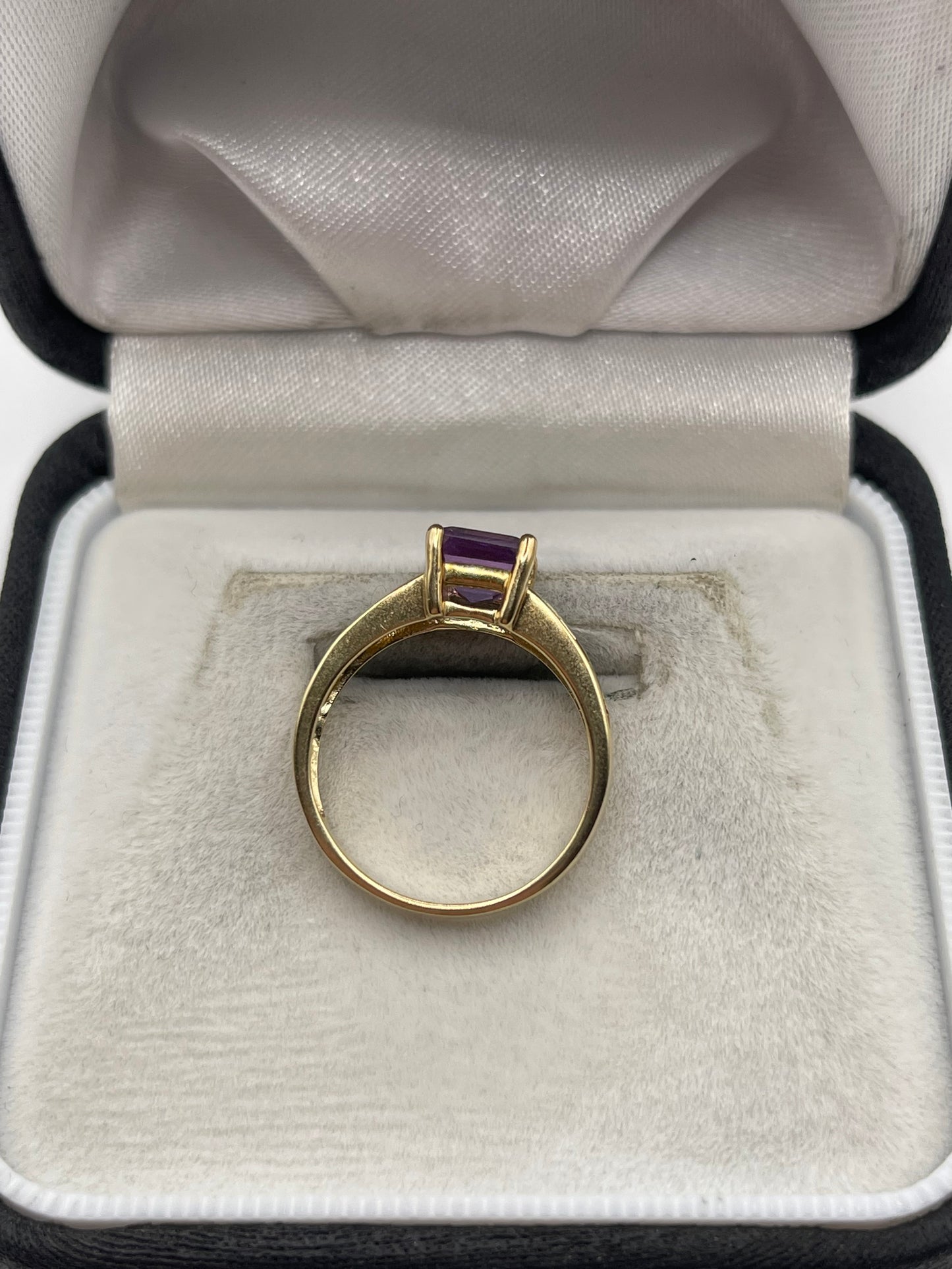 9ct gold amethyst ring