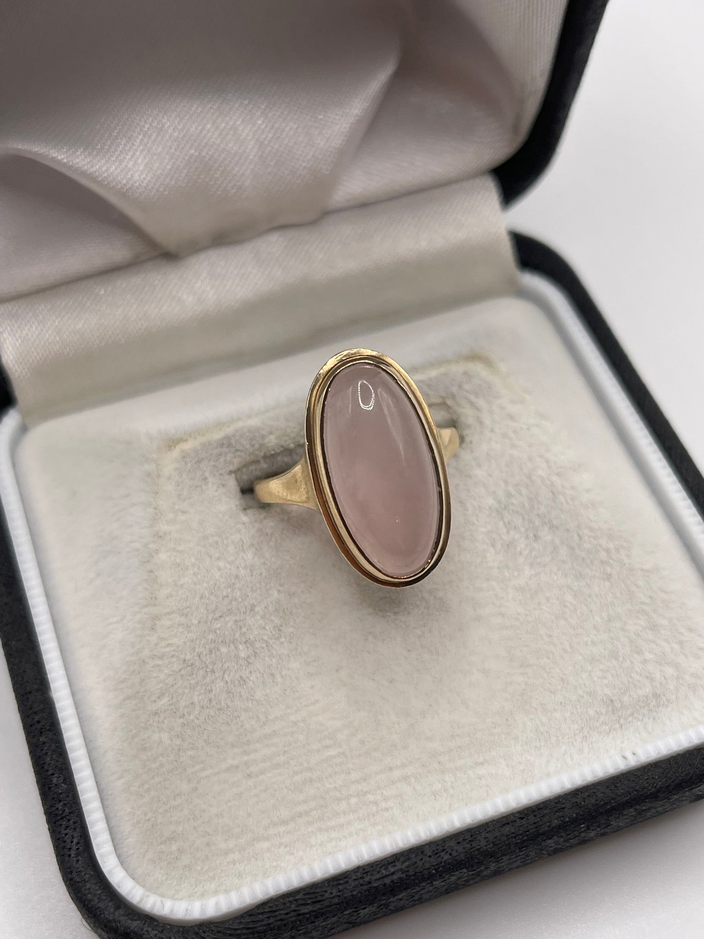 9ct gold rose quartz ring