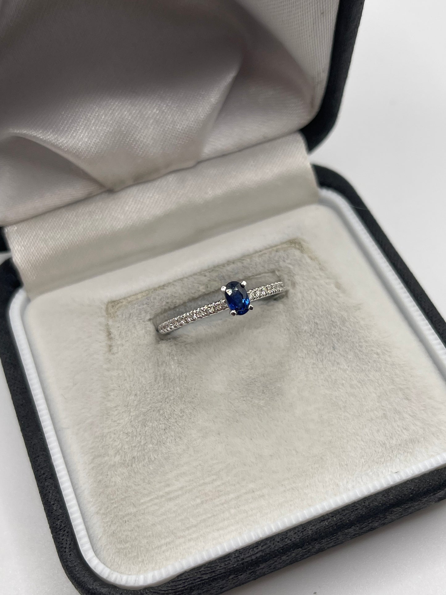 18ct white gold sapphire and diamond ring