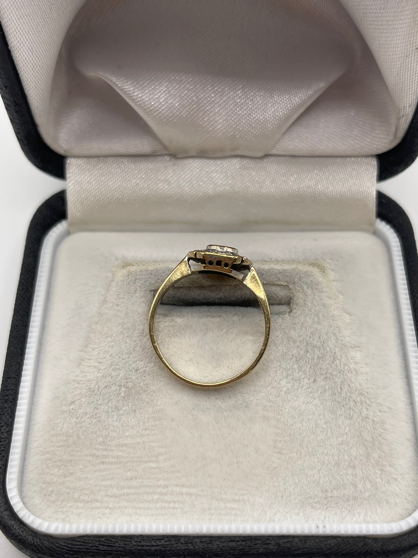 9ct gold sapphire and diamond ring