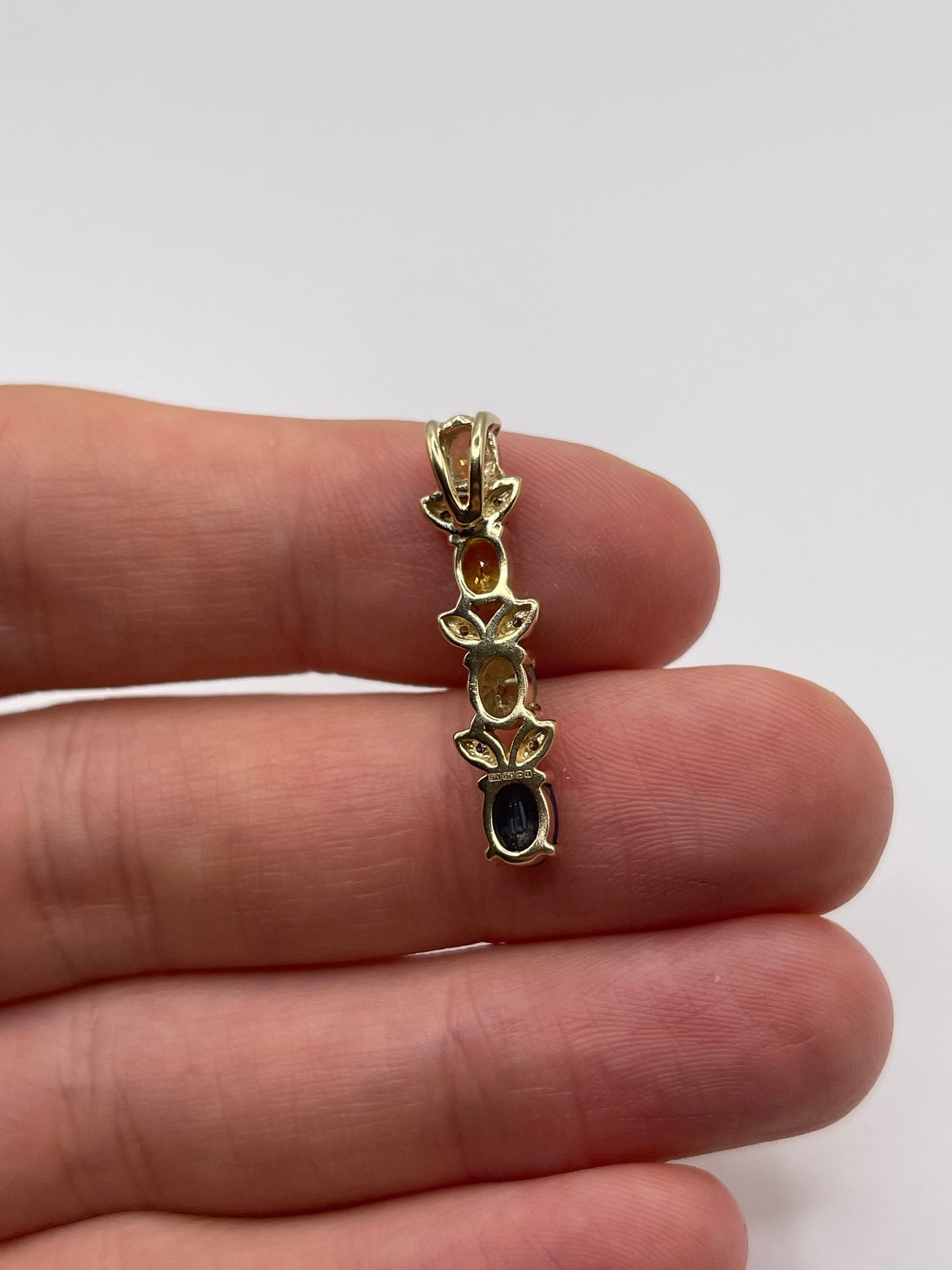 9ct gold sapphire and diamond pendant