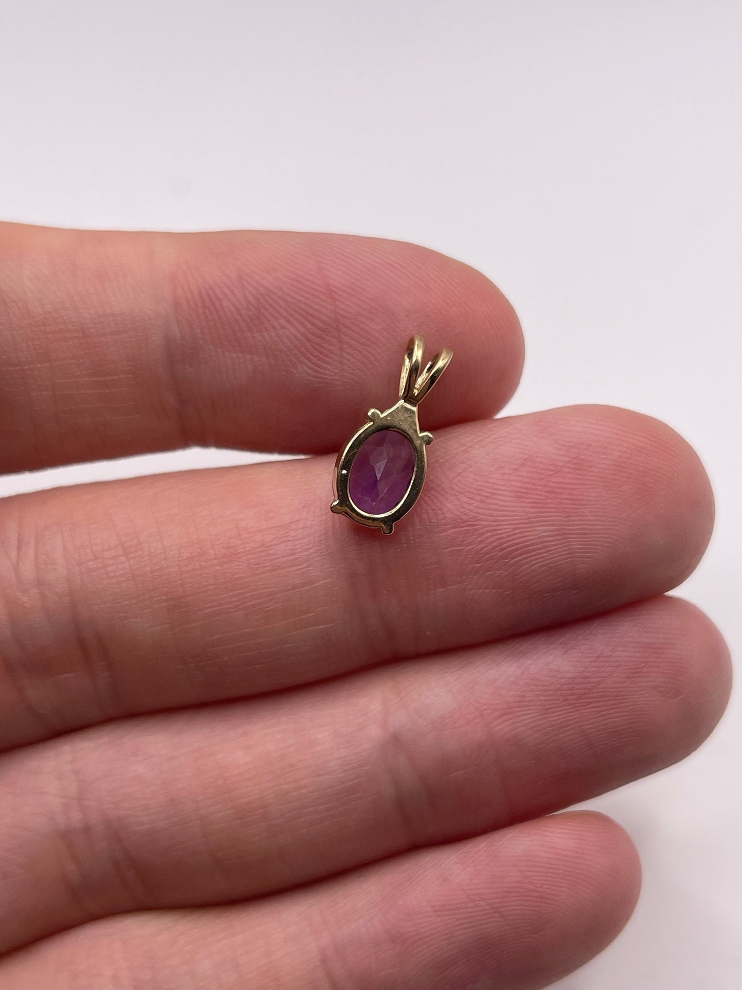 9ct gold amethyst pendant