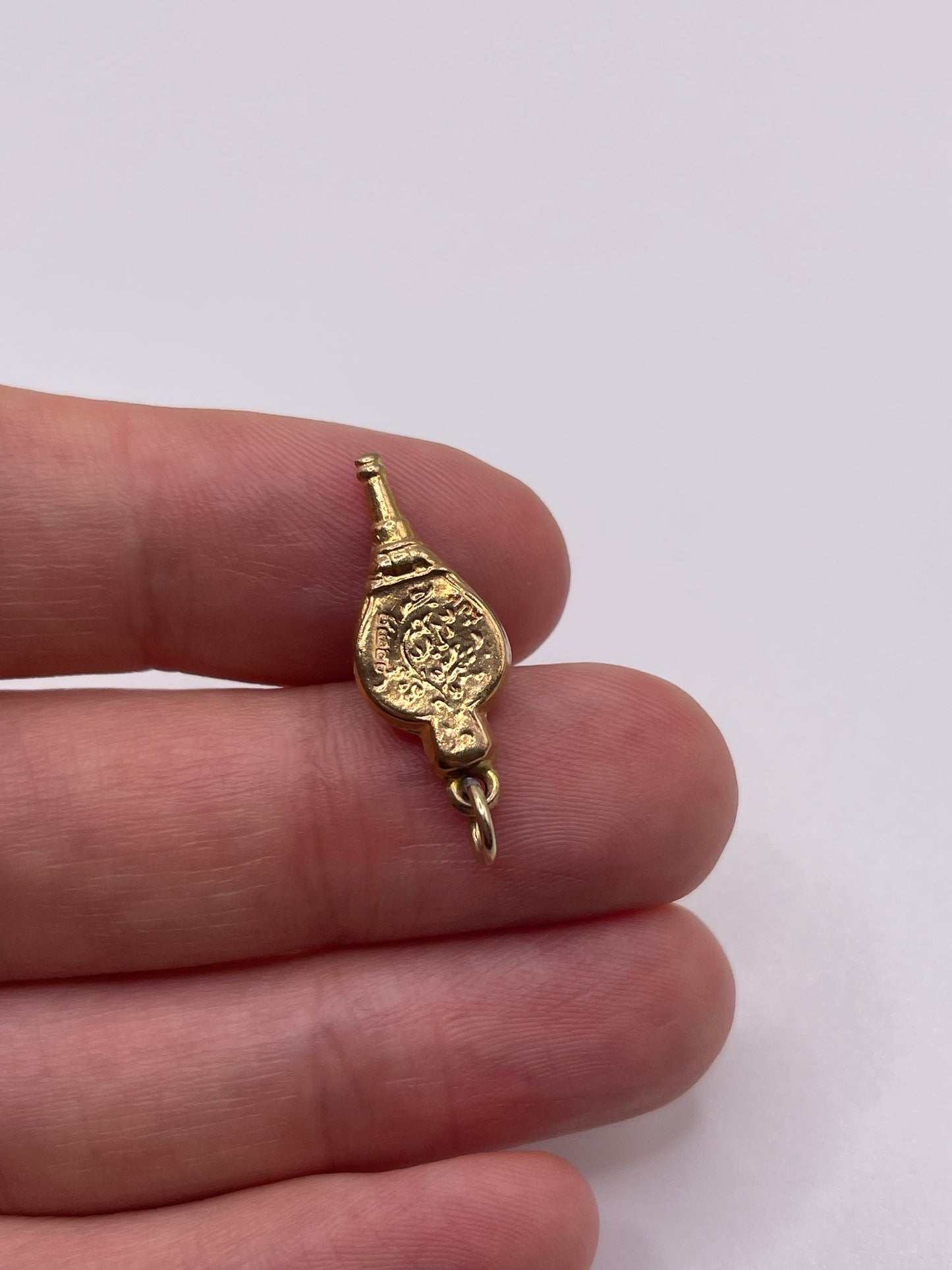 9ct gold bellow charm