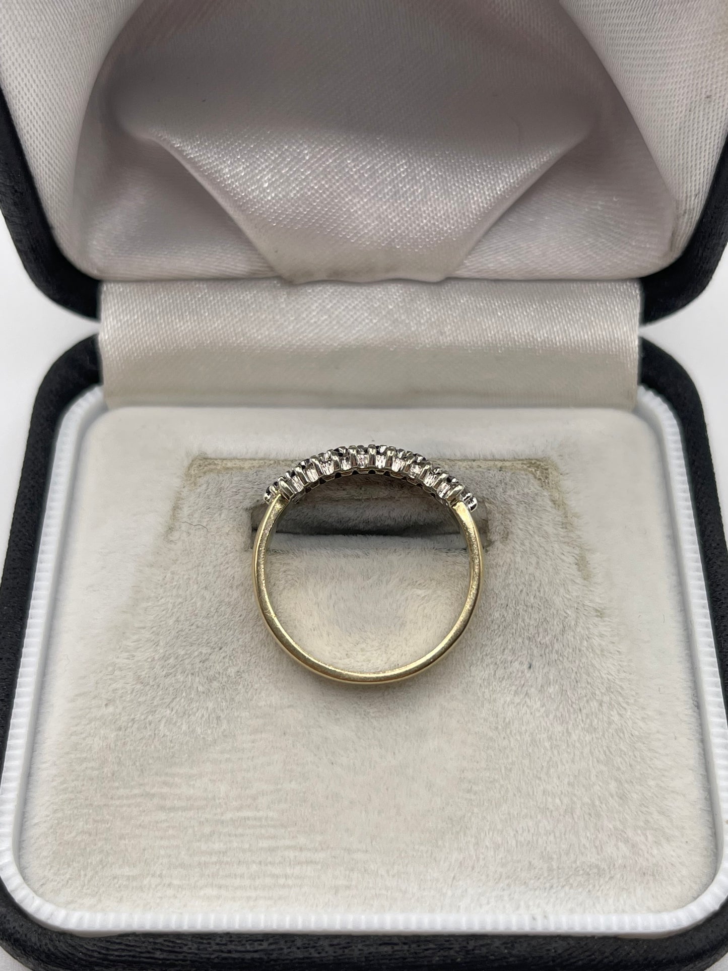 9ct gold sapphire and diamond ring