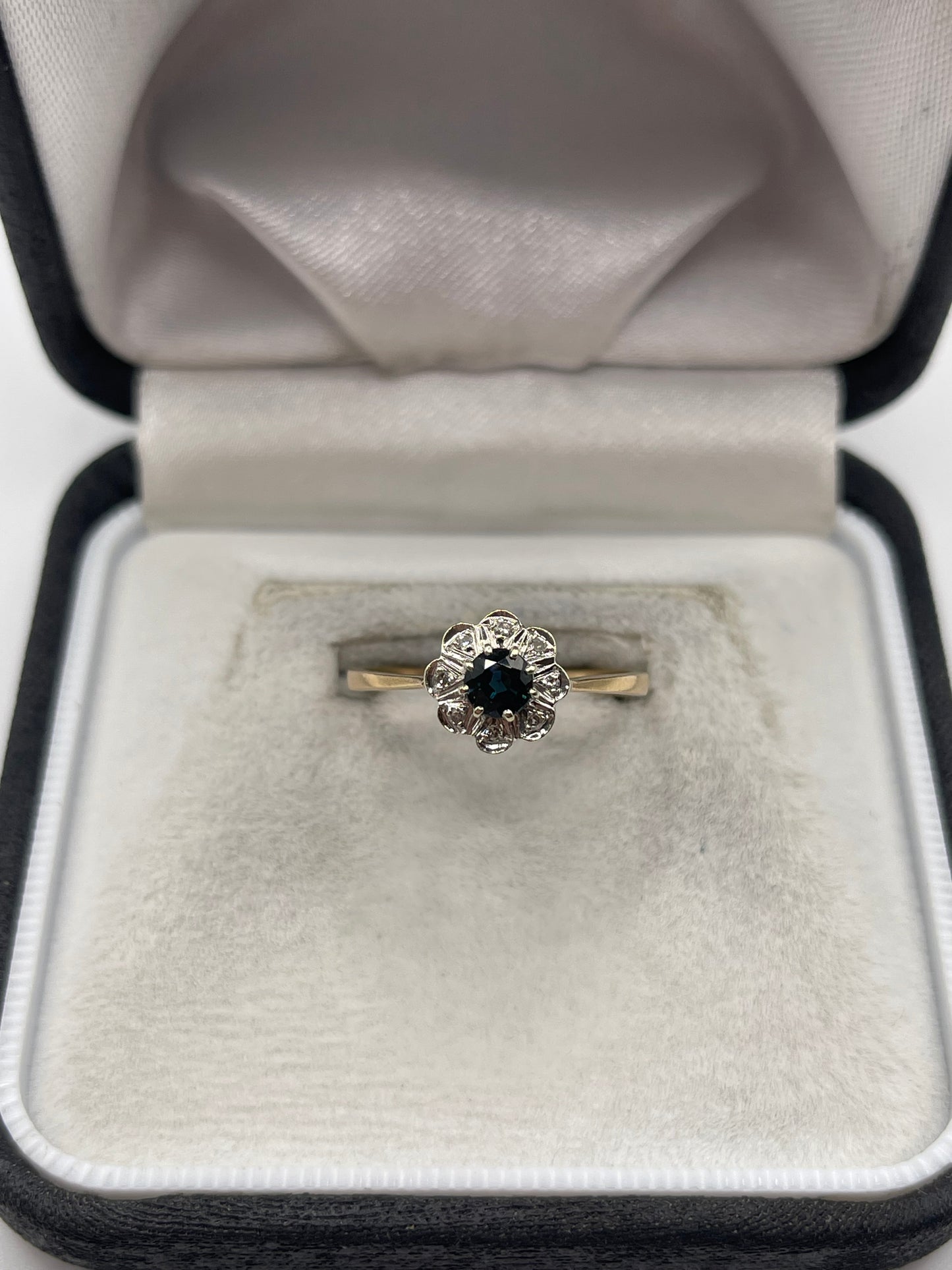 9ct gold sapphire and diamond ring