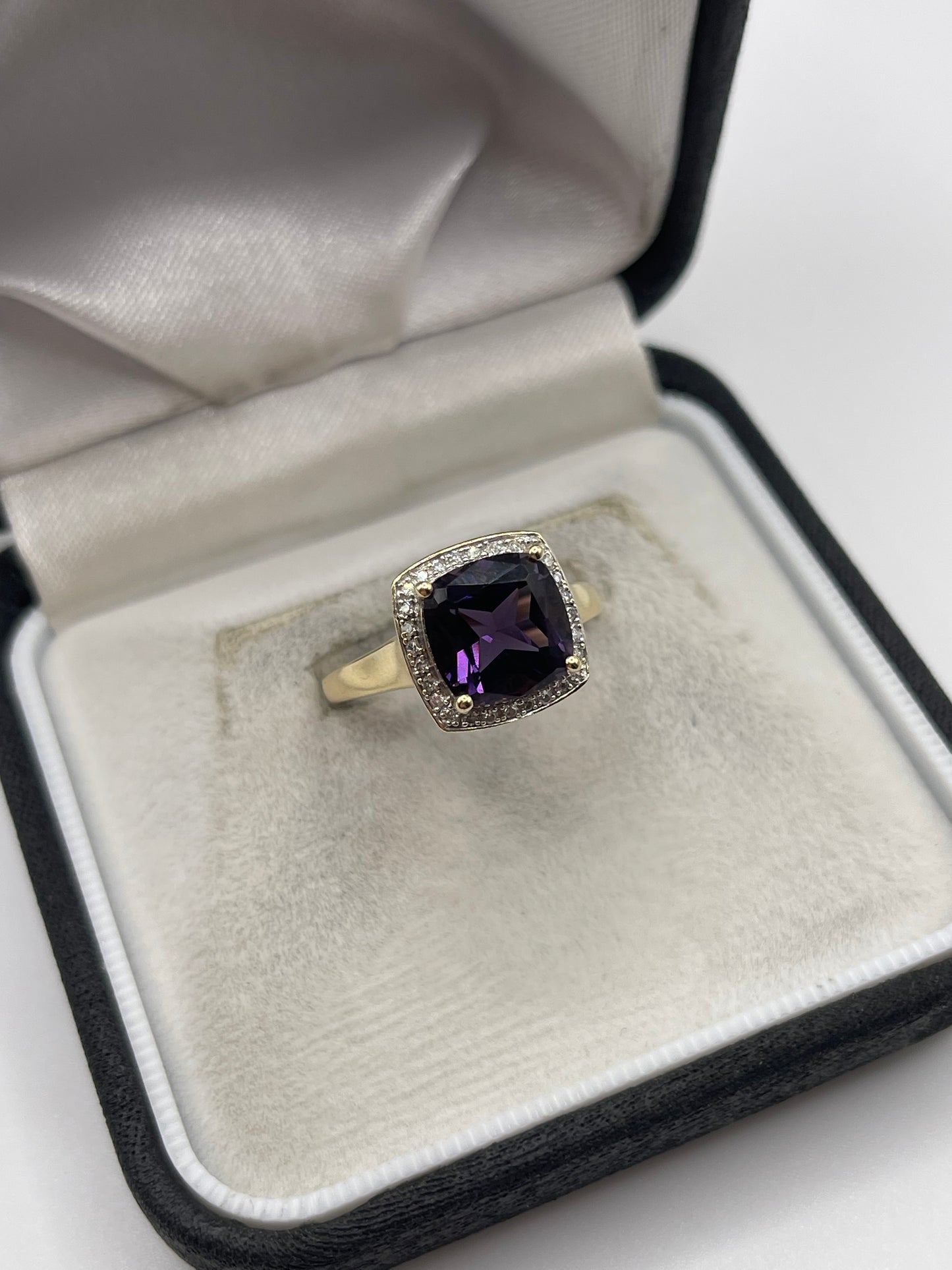 9ct gold quartz and diamond ring