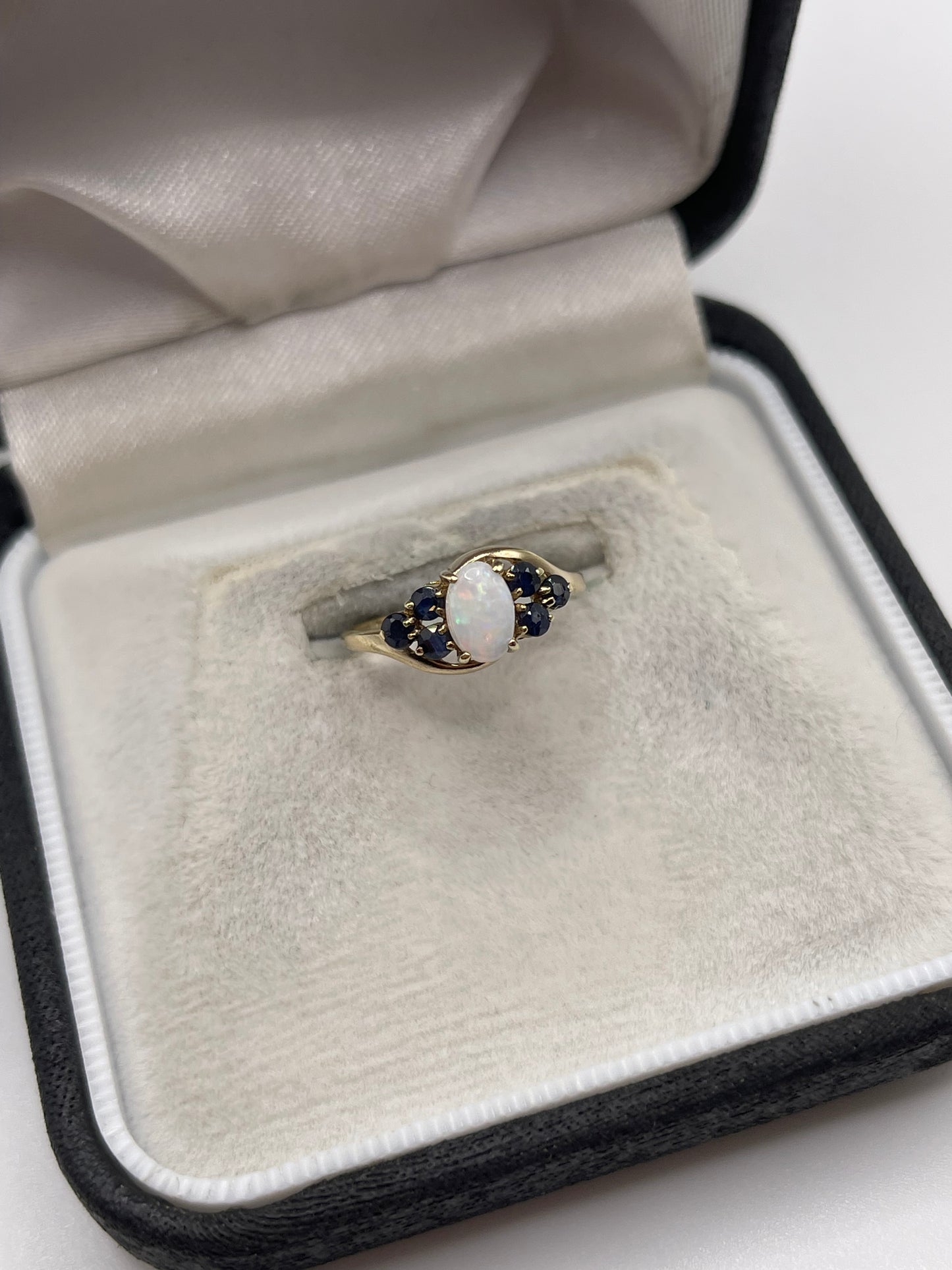 9ct gold opal and sapphire ring