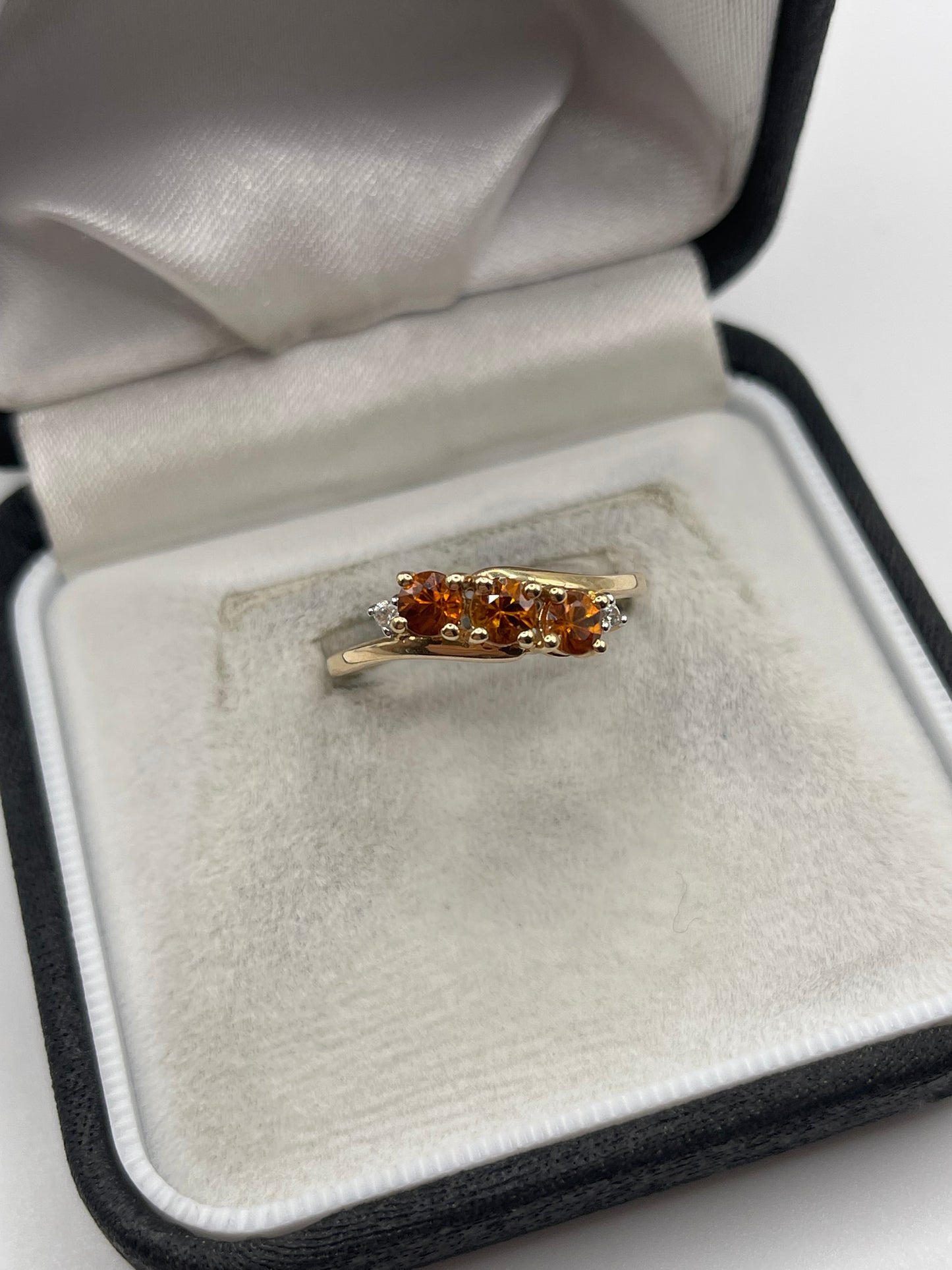 9ct gold zircon ring