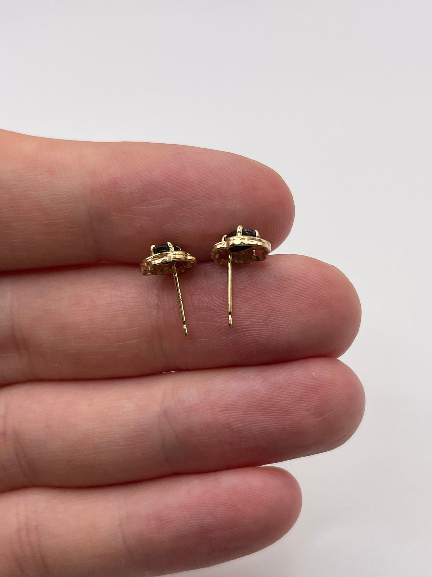9ct gold sapphire earrings