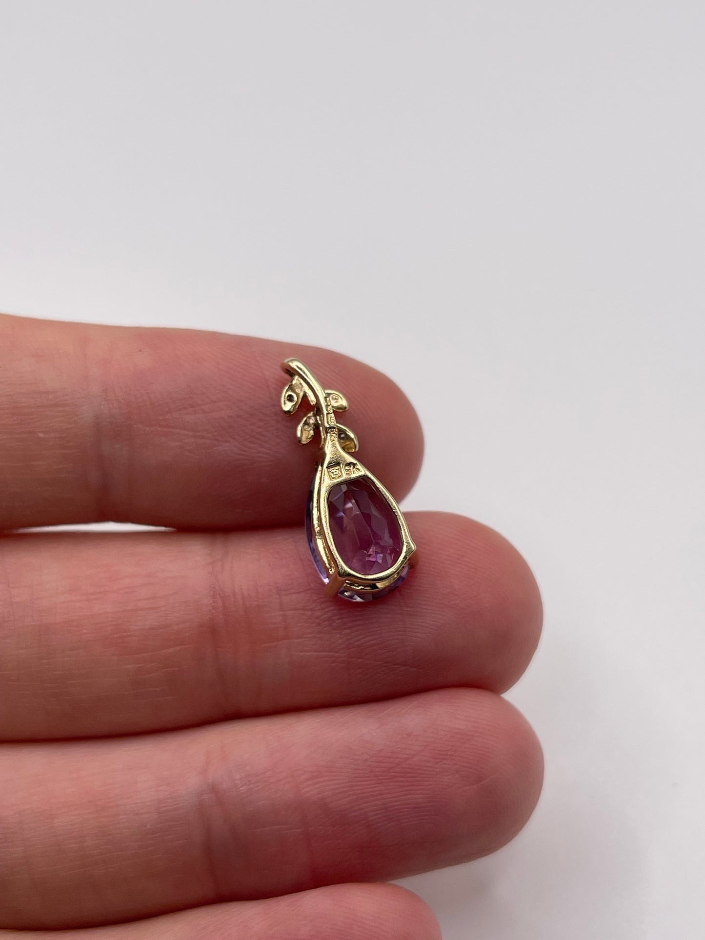 9ct gold amethyst and diamond pendant
