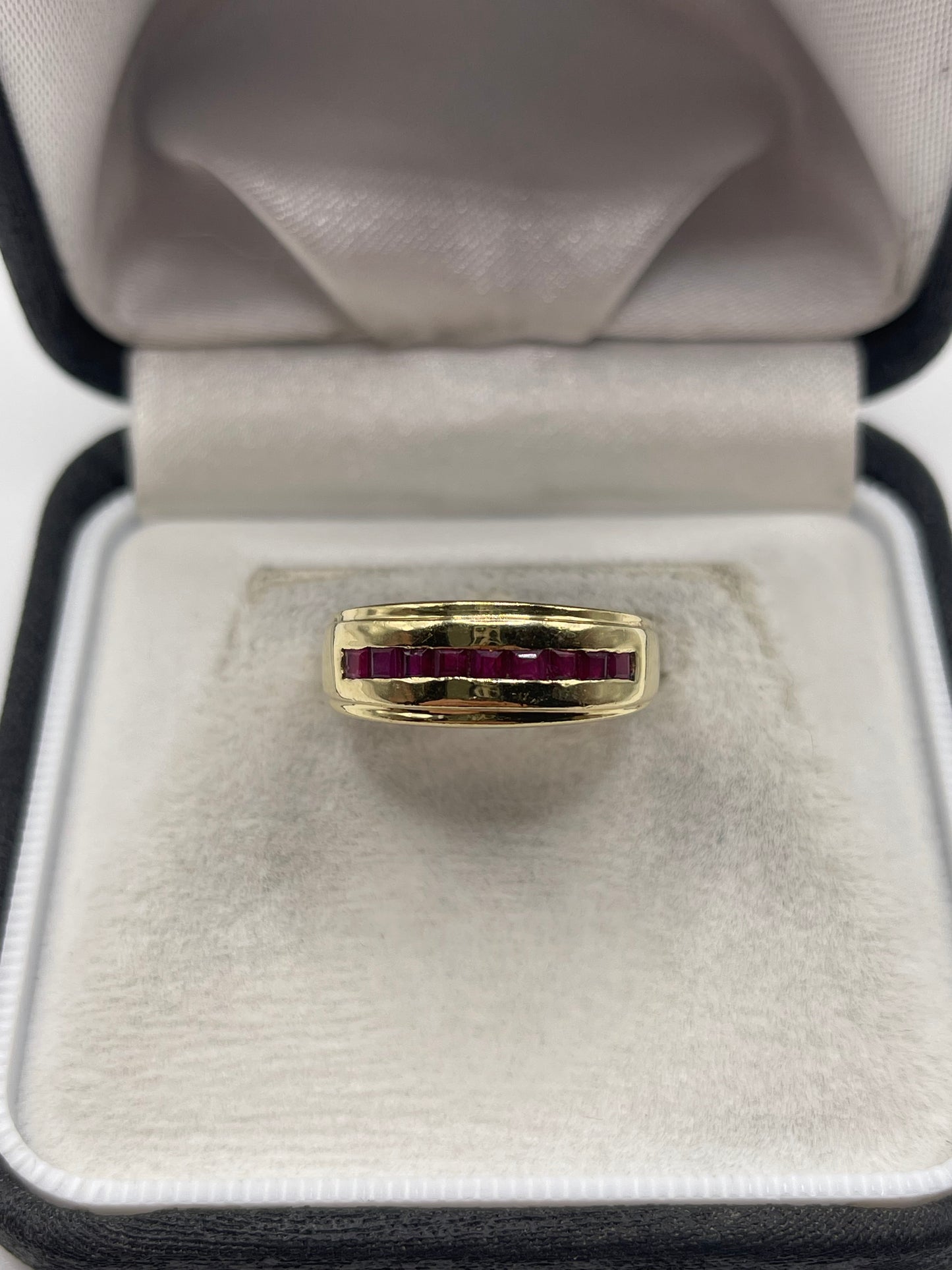 18ct gold ruby ring