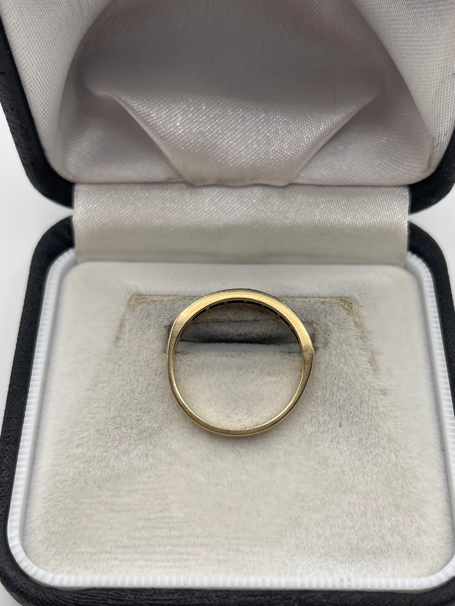 9ct gold sapphire and diamond ring
