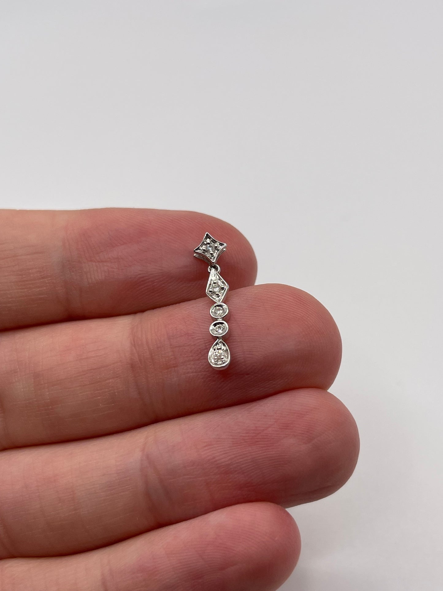 9ct white gold cz pendant
