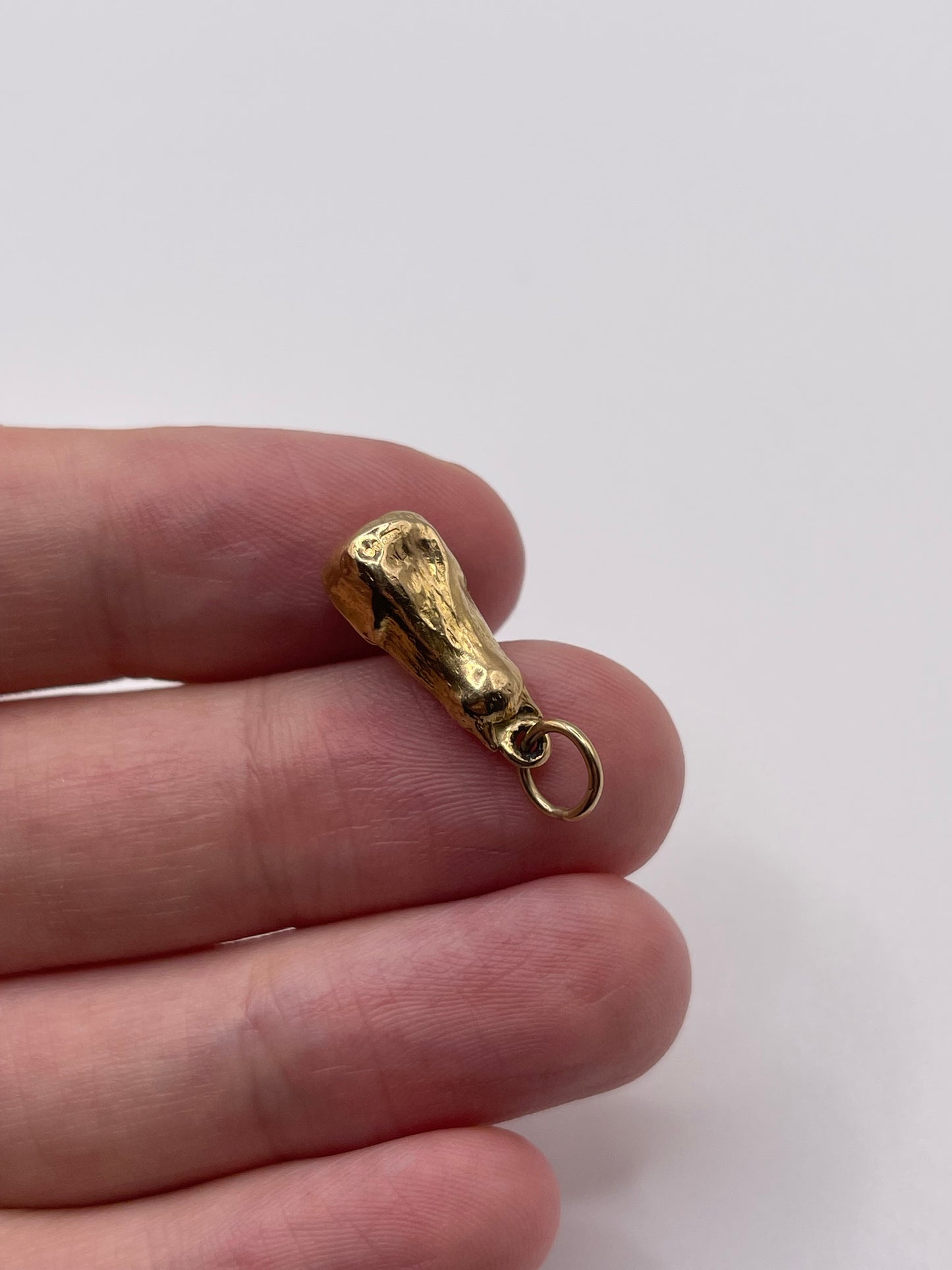 9ct gold cat charm