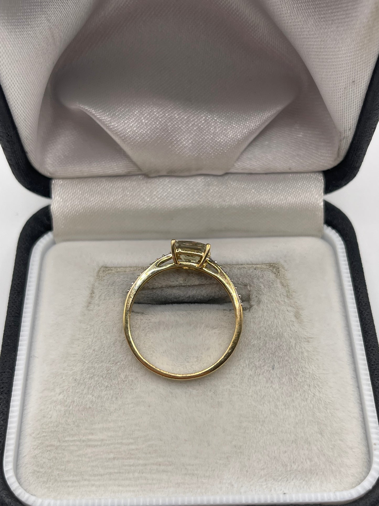 9ct gold quartz and zircon ring