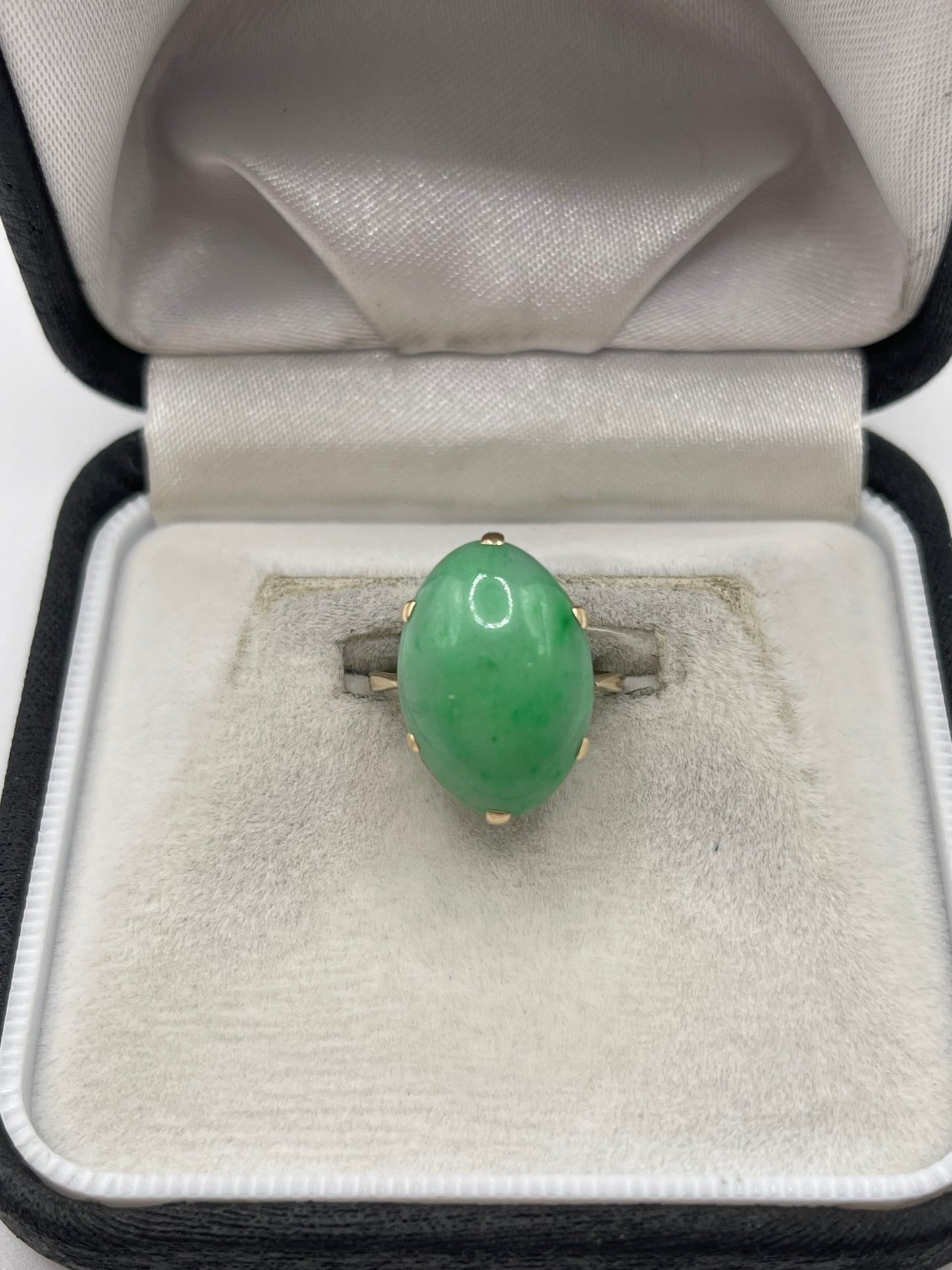 14ct gold jade ring