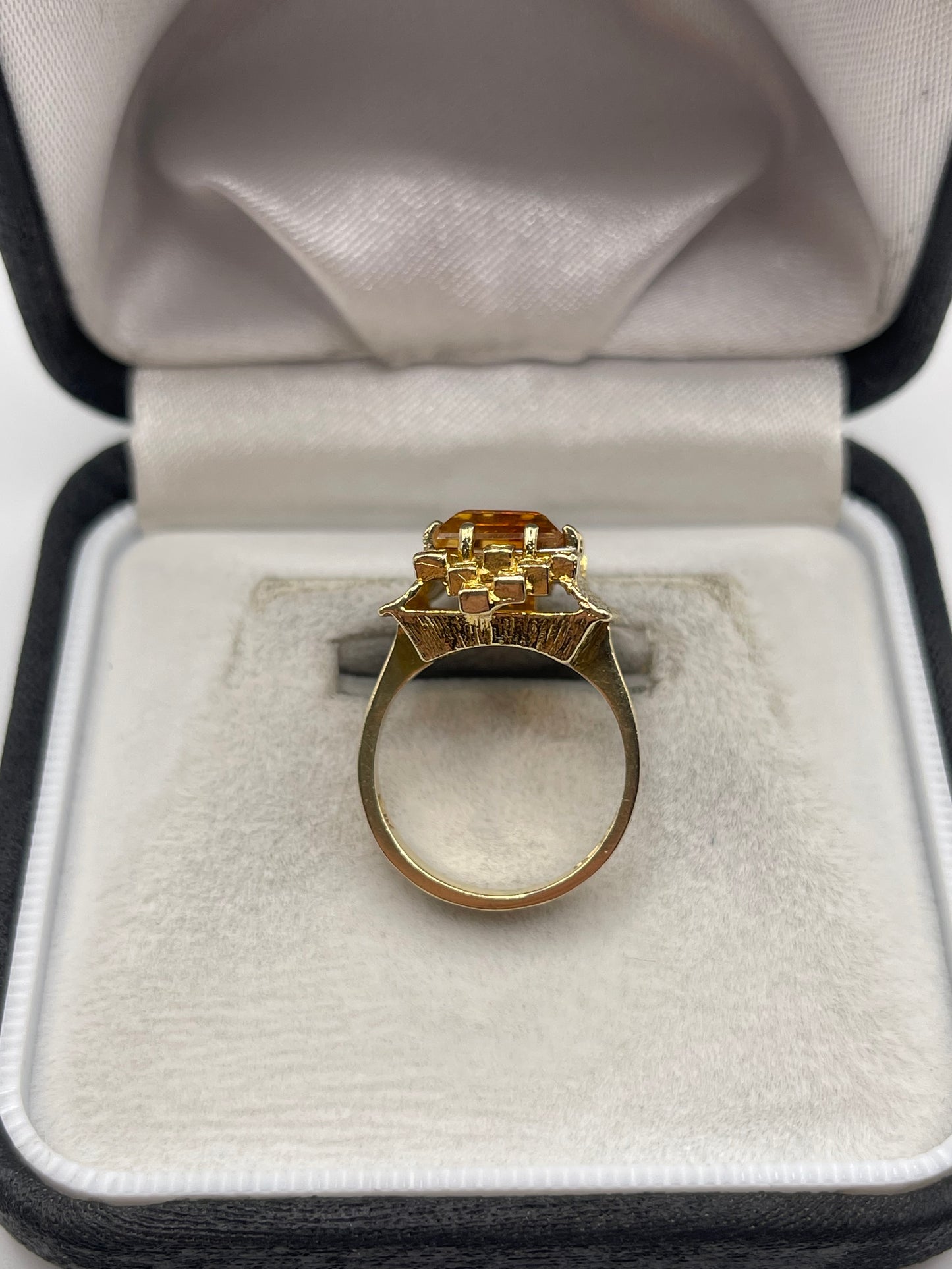 9ct gold citrine ring