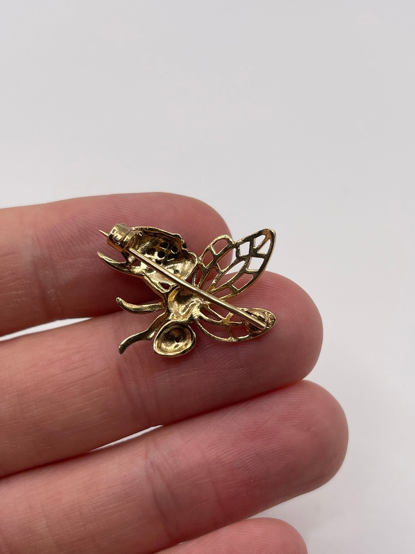 9ct gold sapphire and diamond wasp brooch