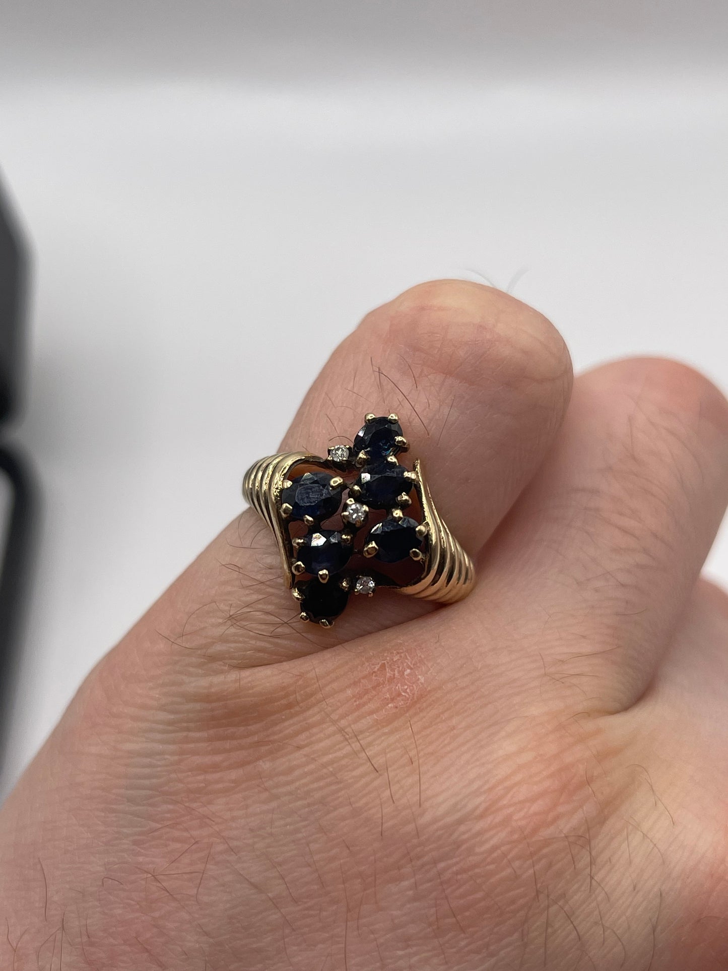 9ct gold sapphire and diamond ring