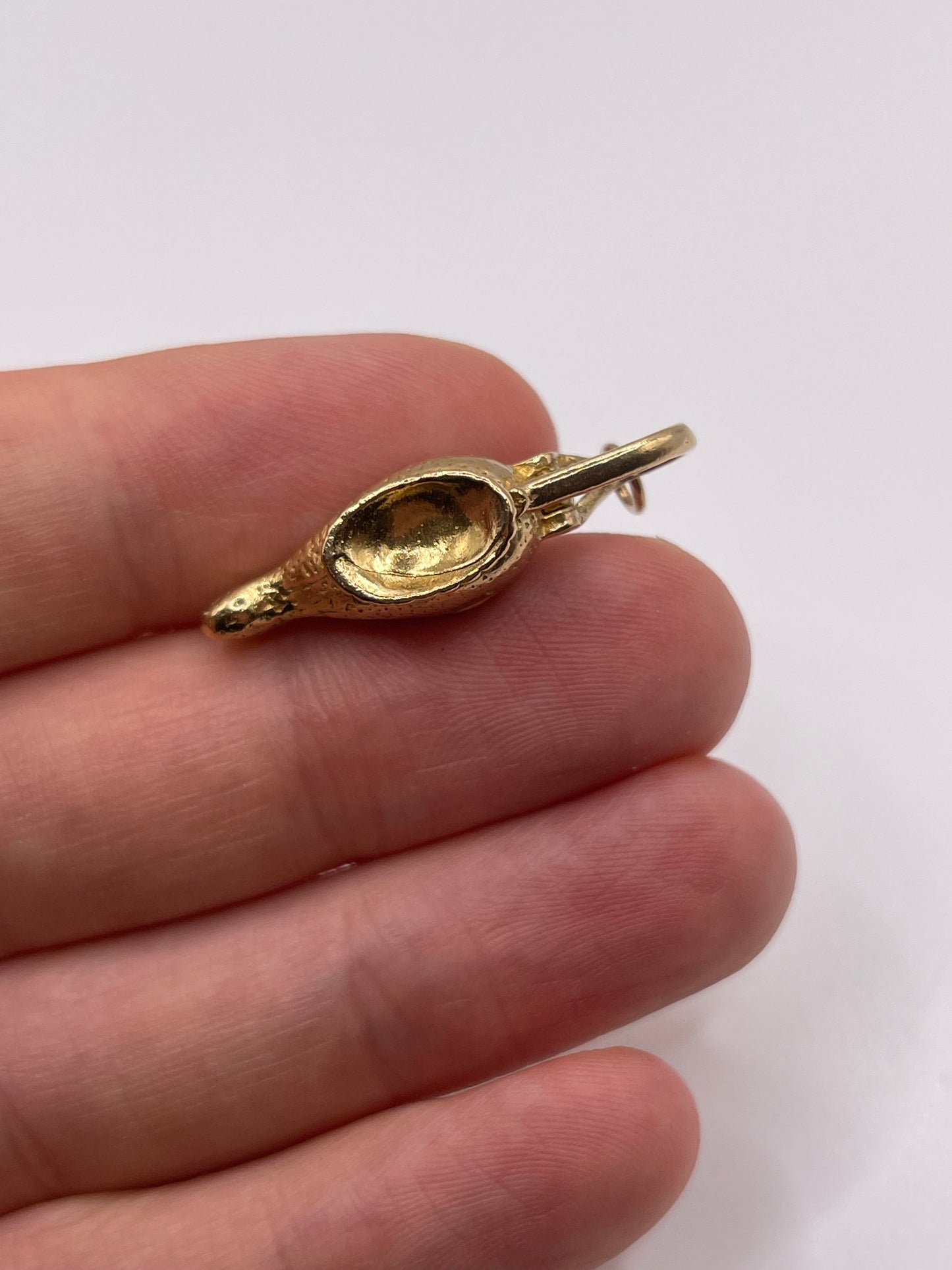 9ct gold genie lamp charm