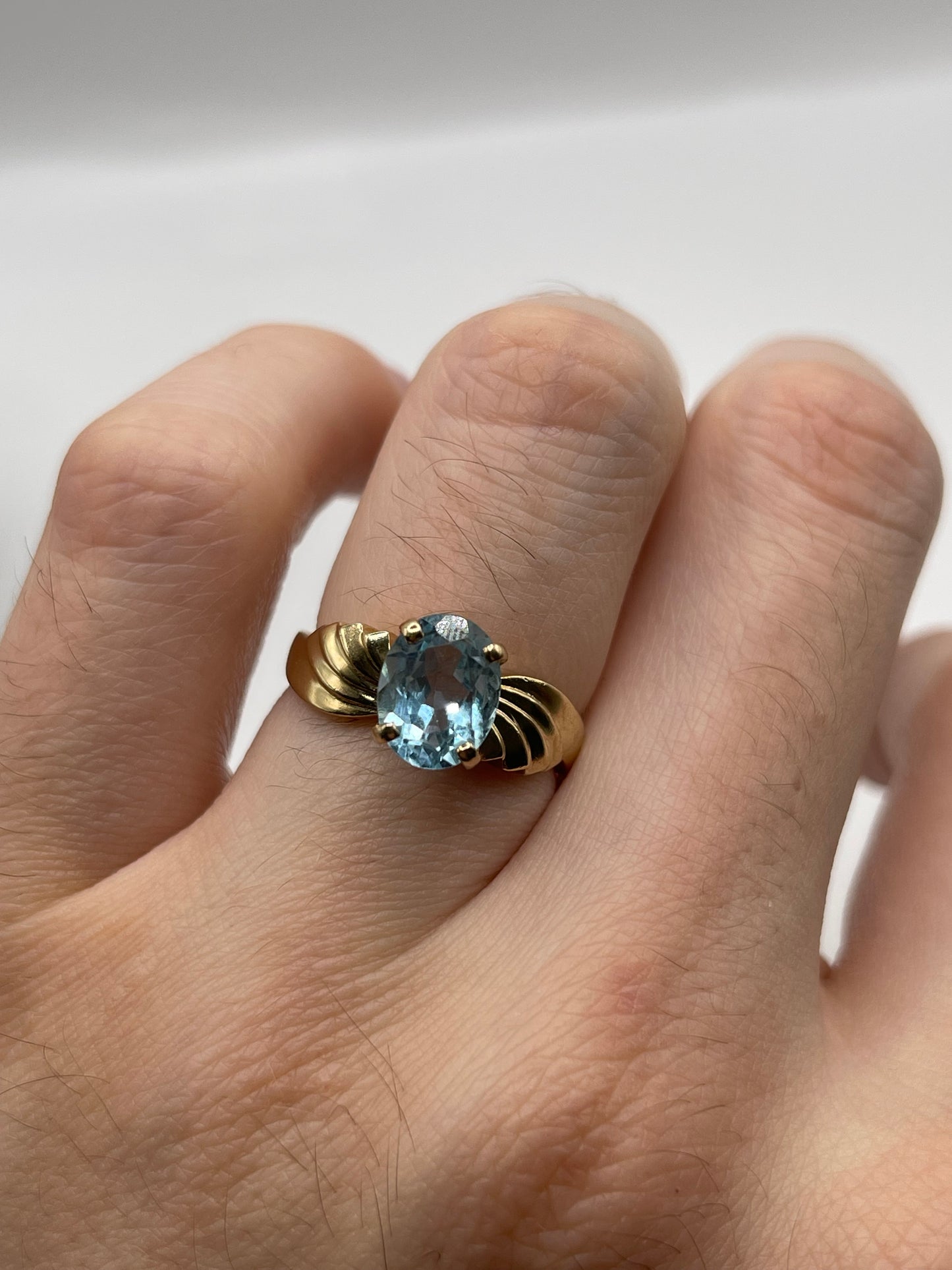 9ct gold topaz ring