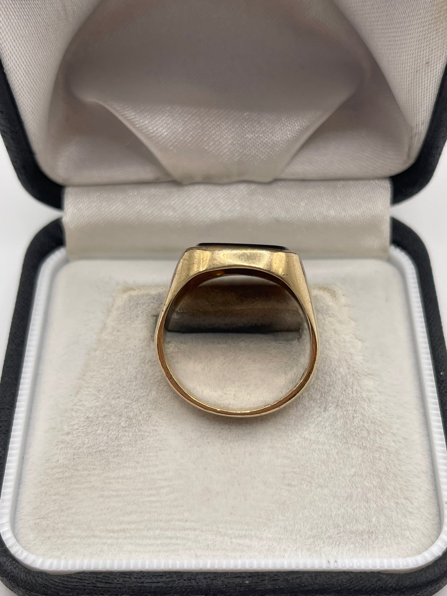 9ct gold onyx and diamond ring