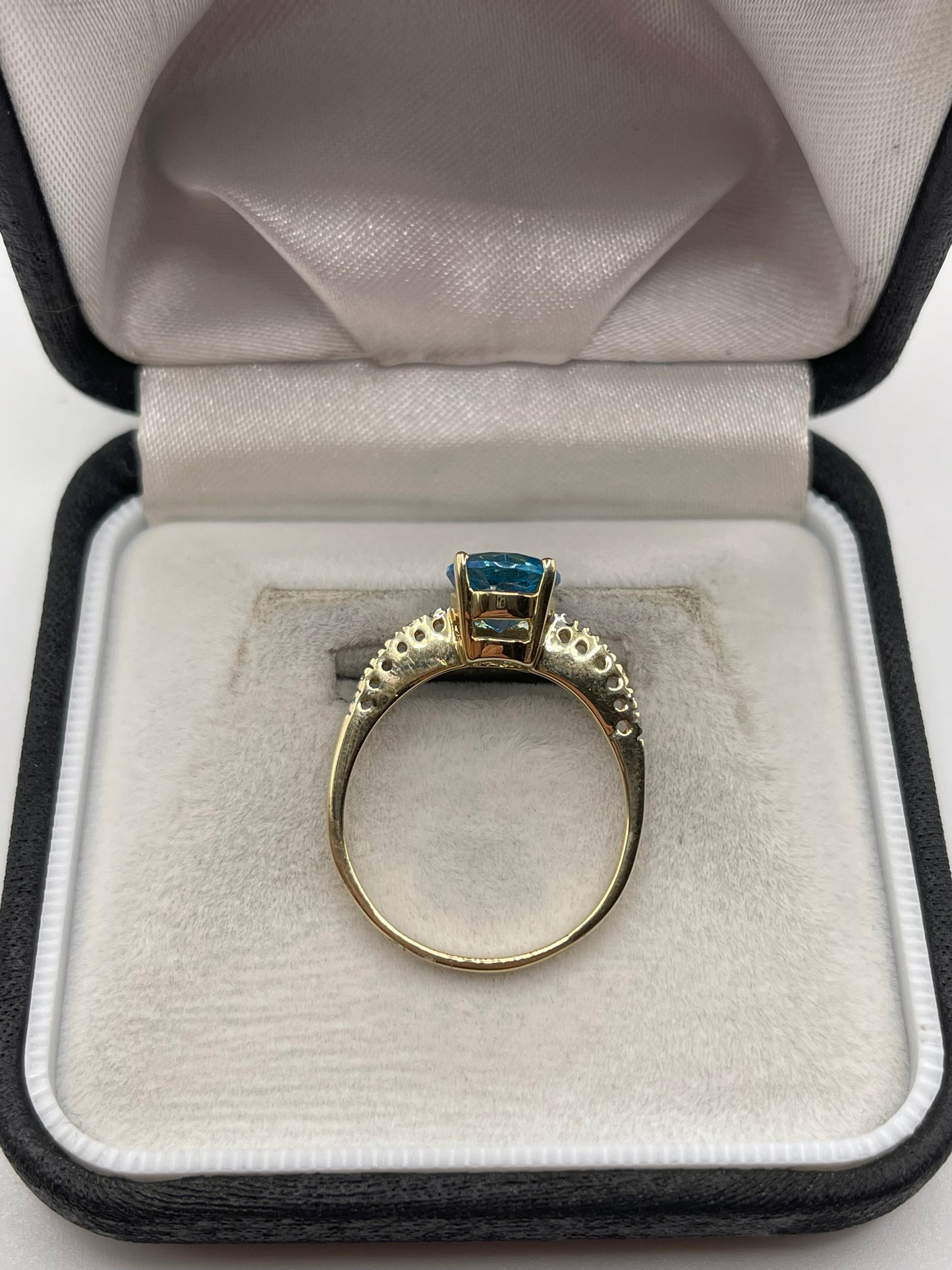 14ct gold topaz and diamond ring