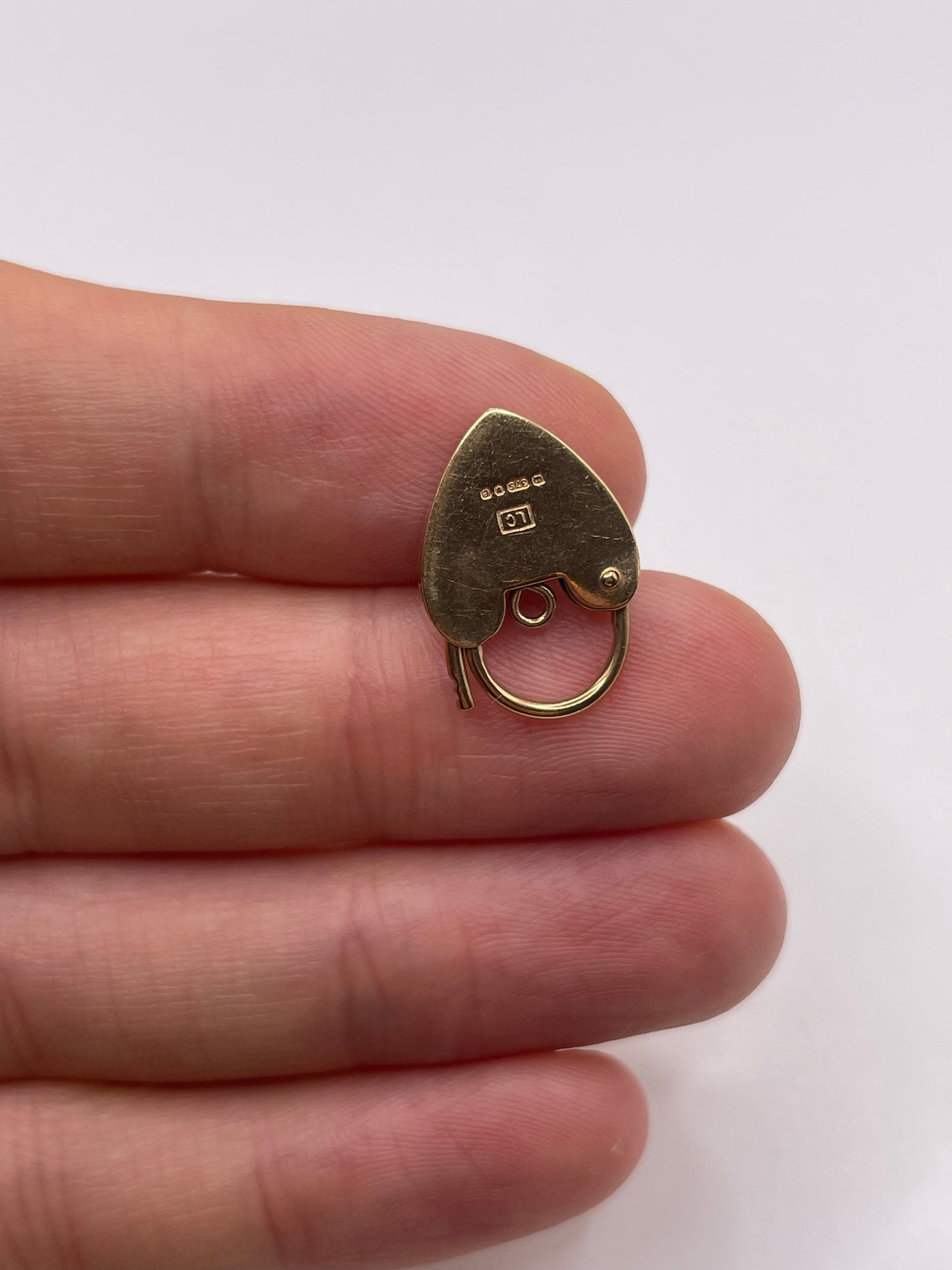 9ct gold padlock 4