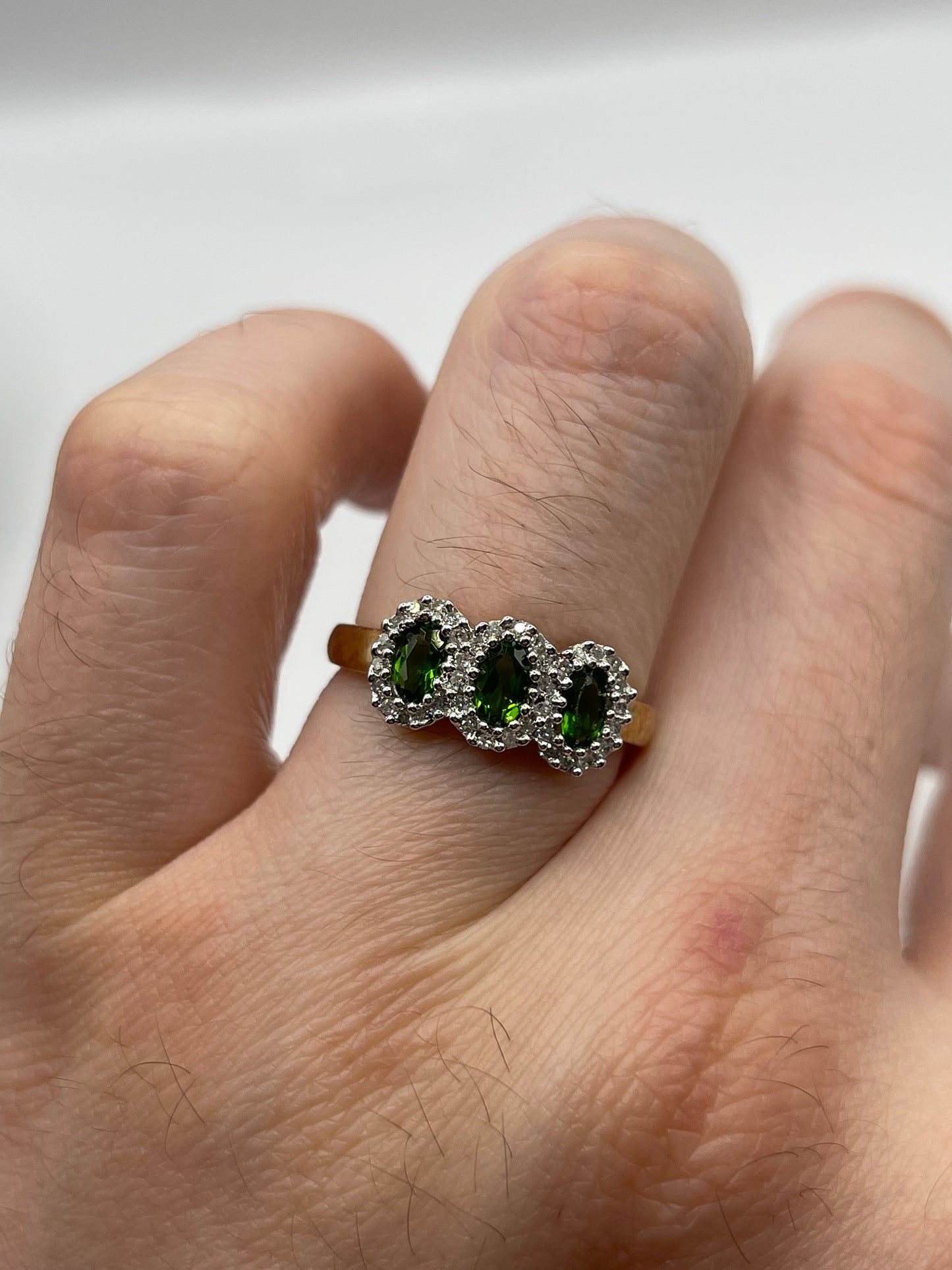 9ct gold diopside and diamond ring