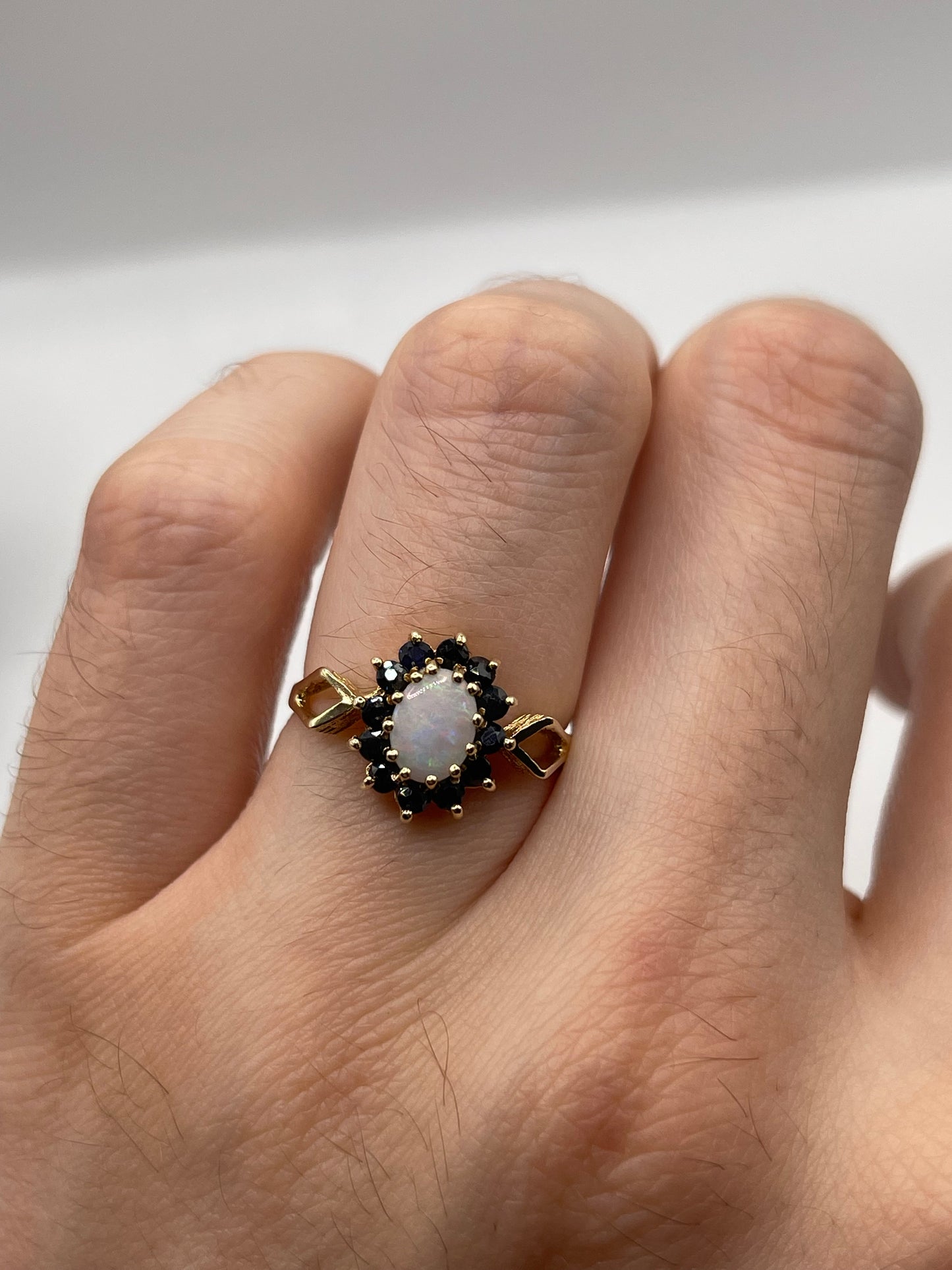 9ct gold opal and sapphire ring