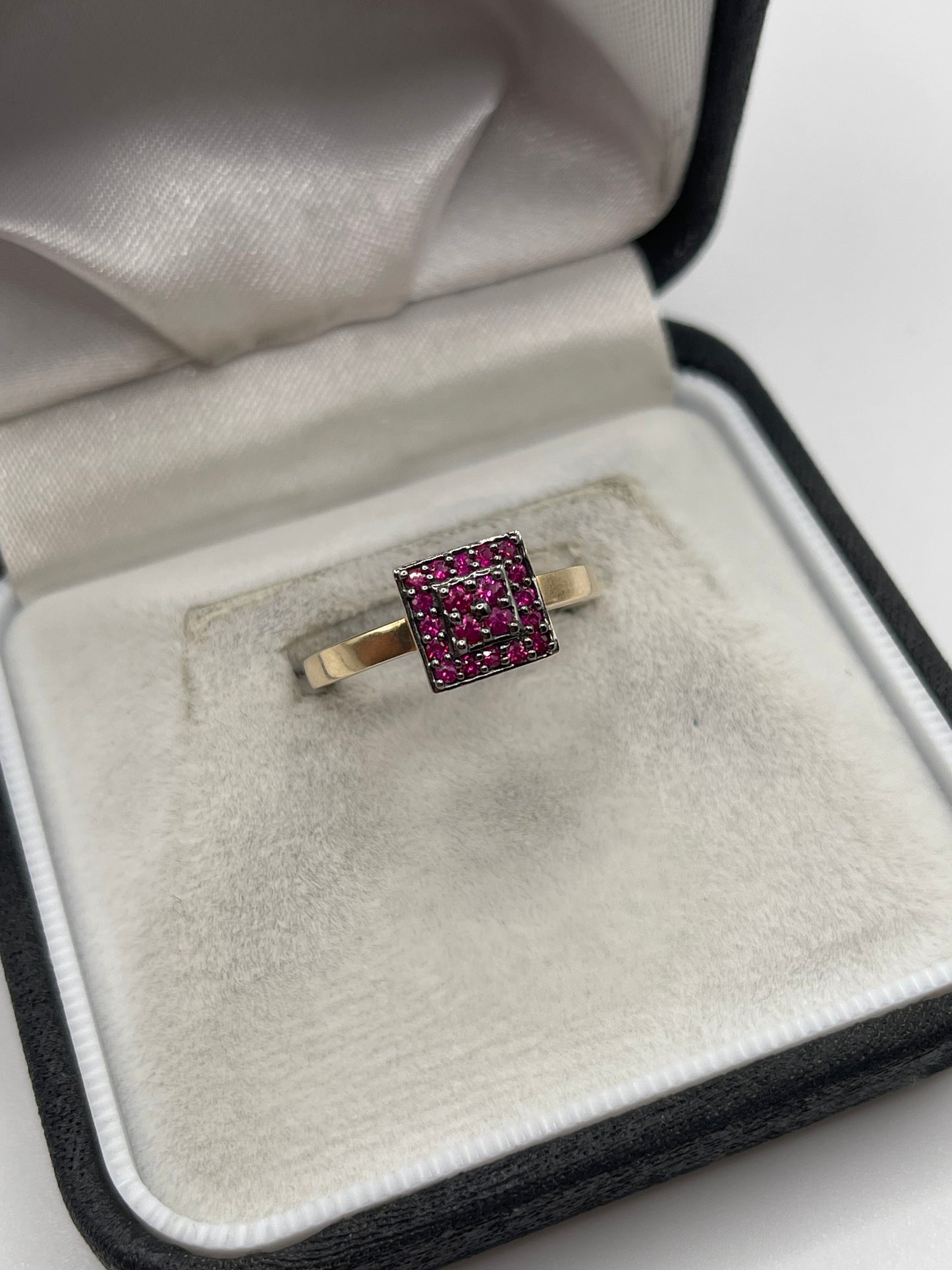 9ct gold ruby cluster ring