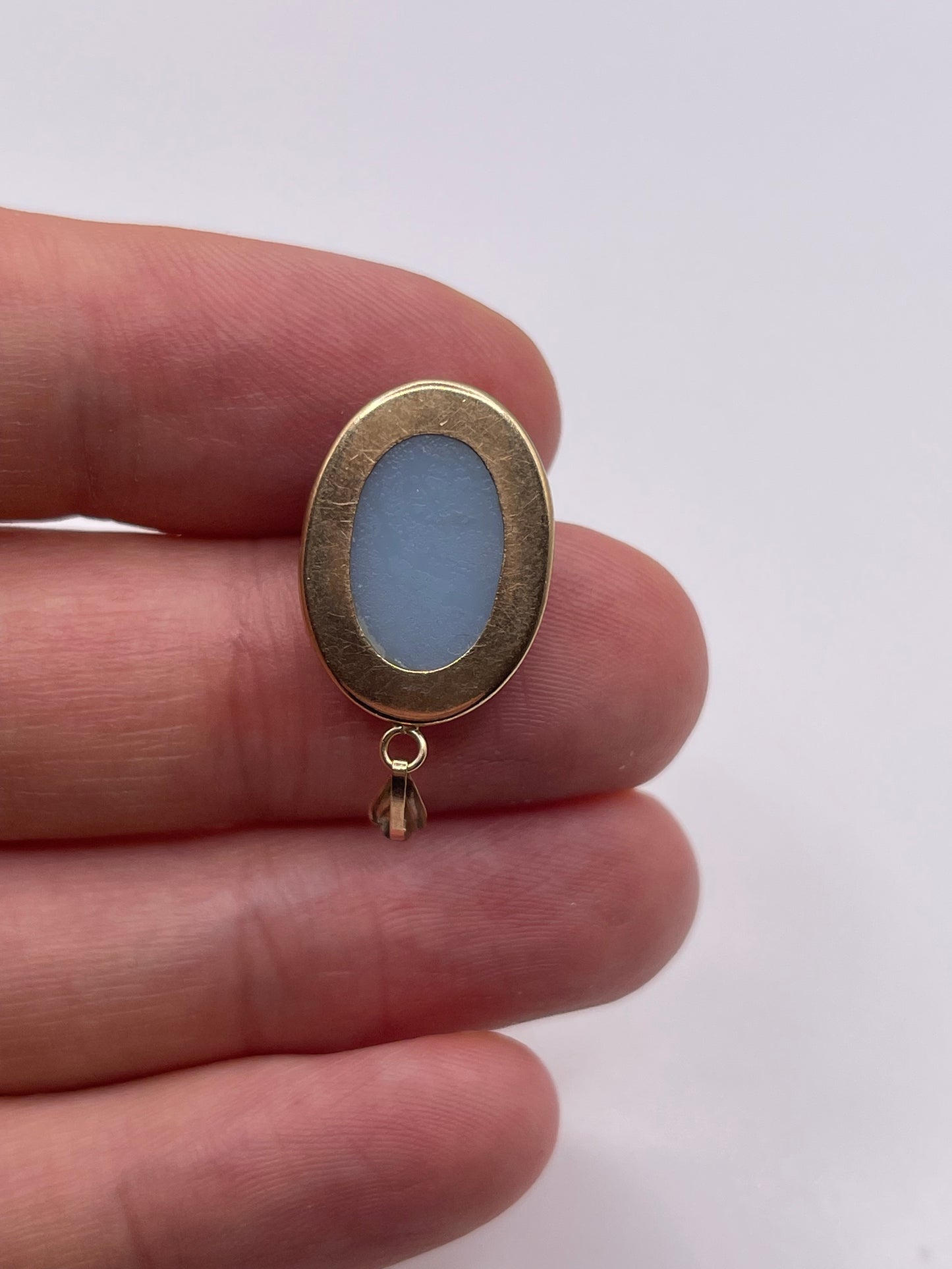 9ct gold cameo pendant