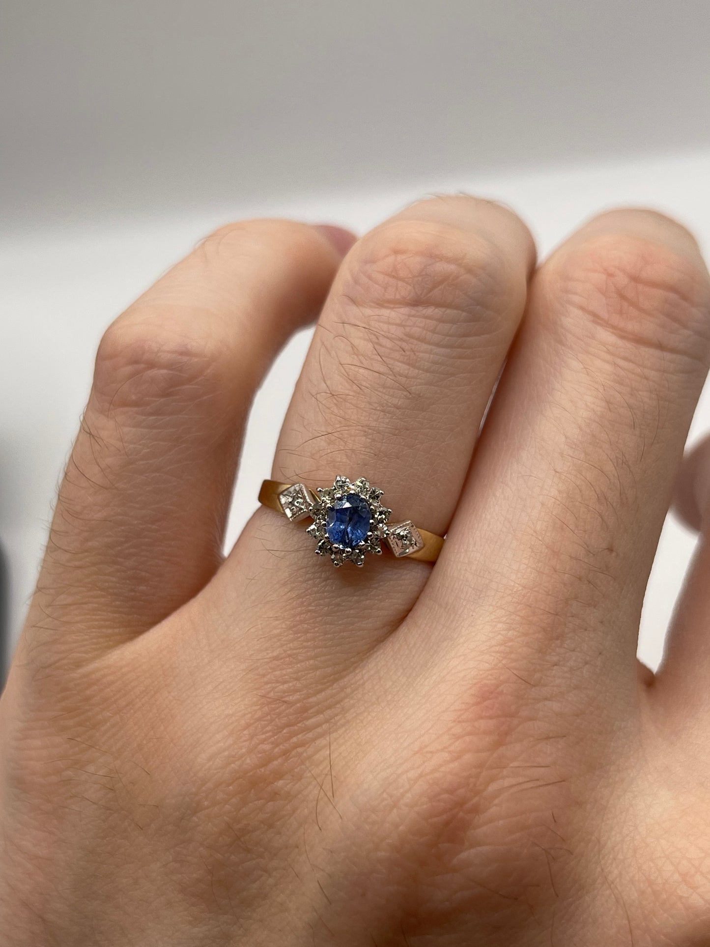 9ct gold sapphire and diamond ring