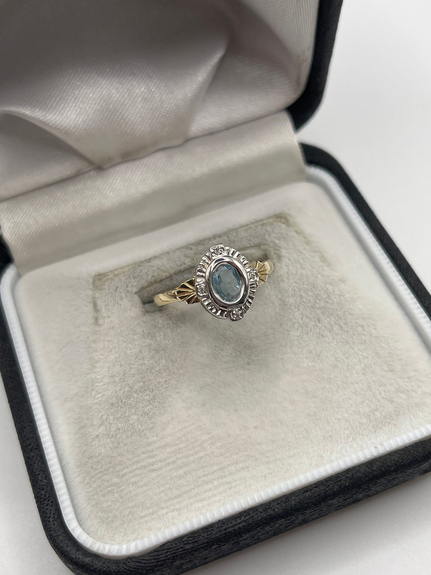 9ct gold topaz and diamond ring