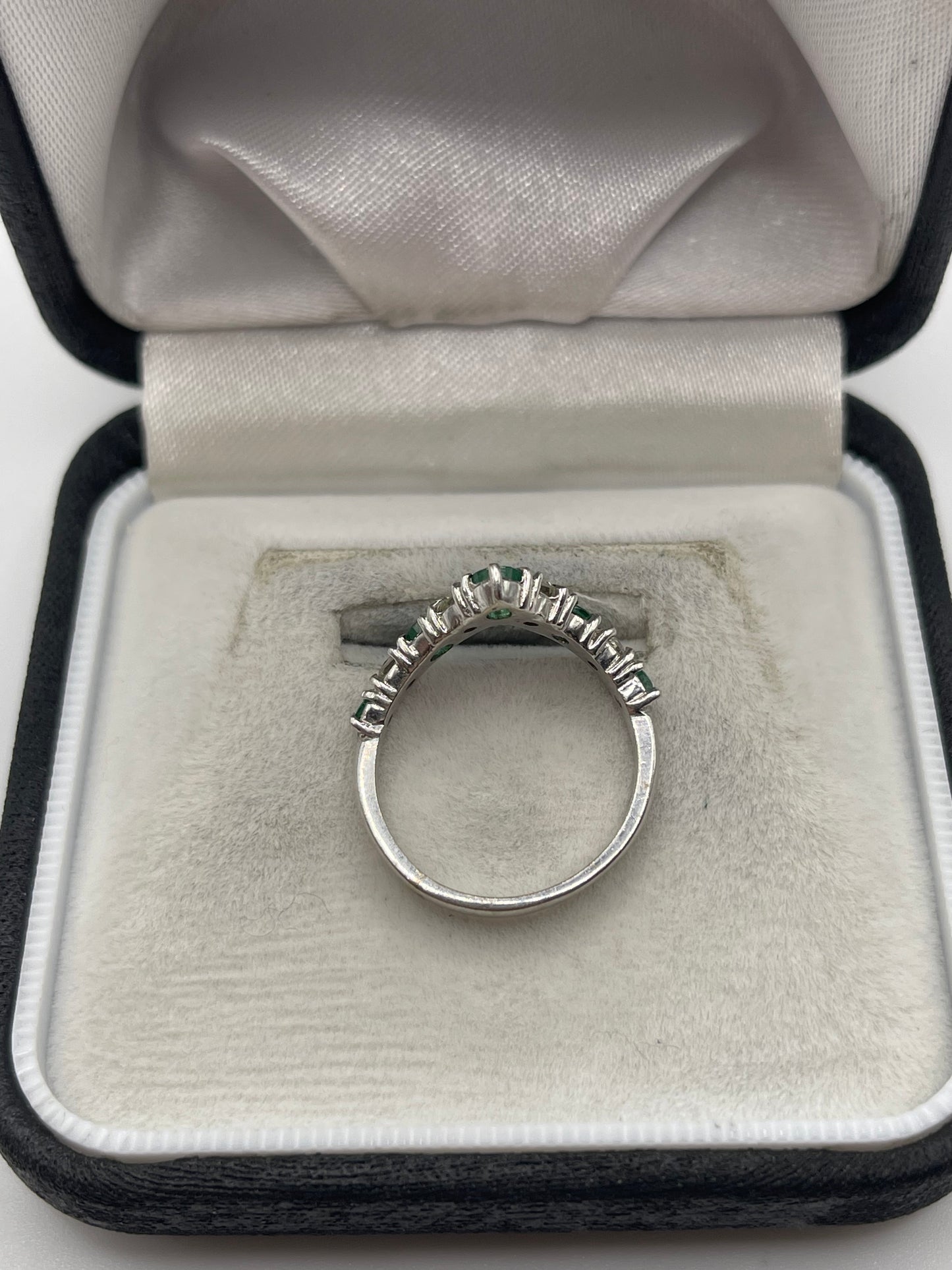 18ct white gold emerald and diamond ring