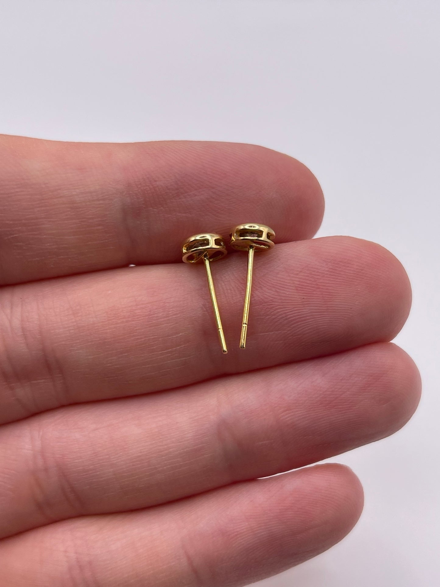 18ct gold diamond earrings