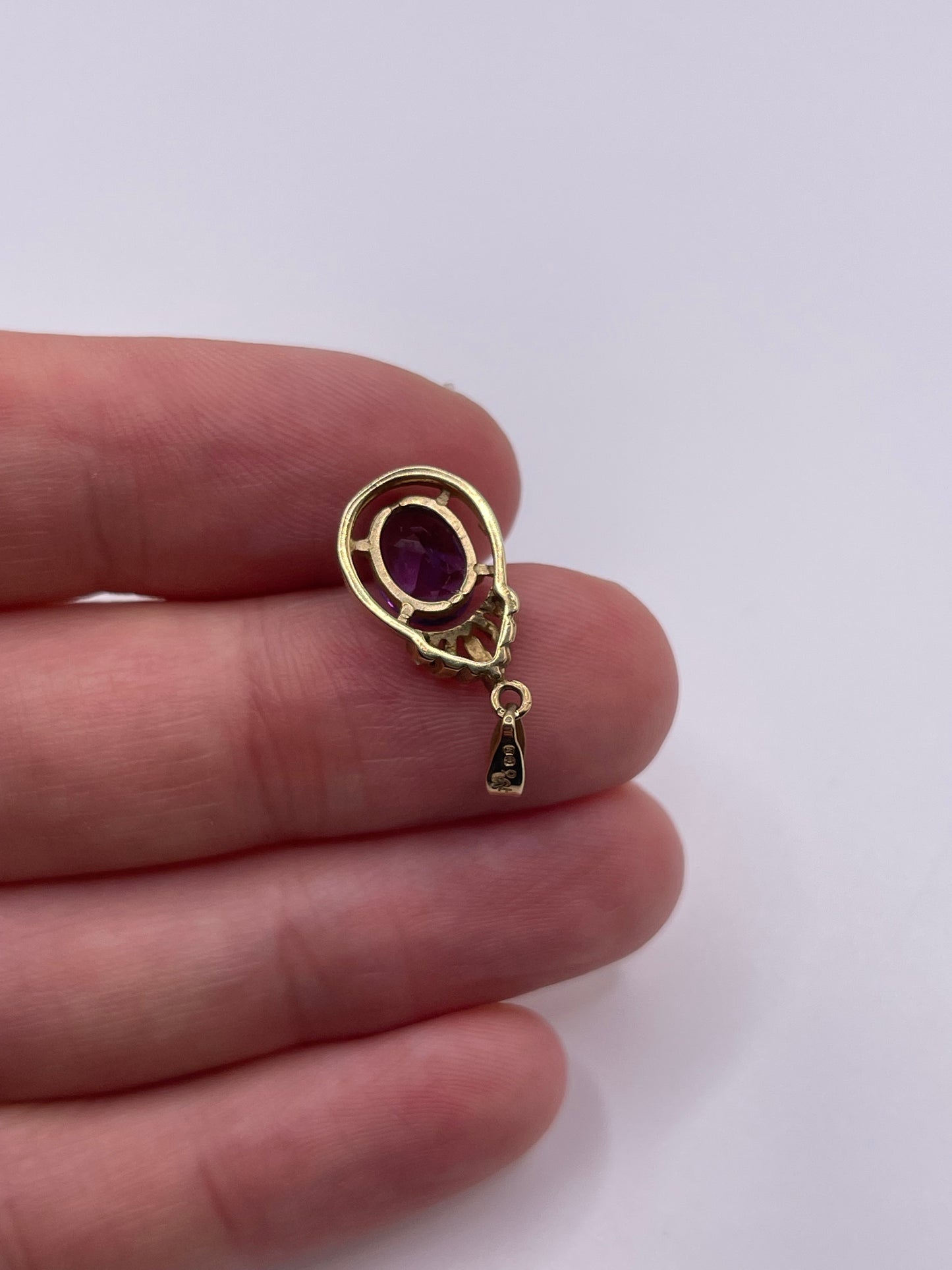 9ct gold amethyst pendant
