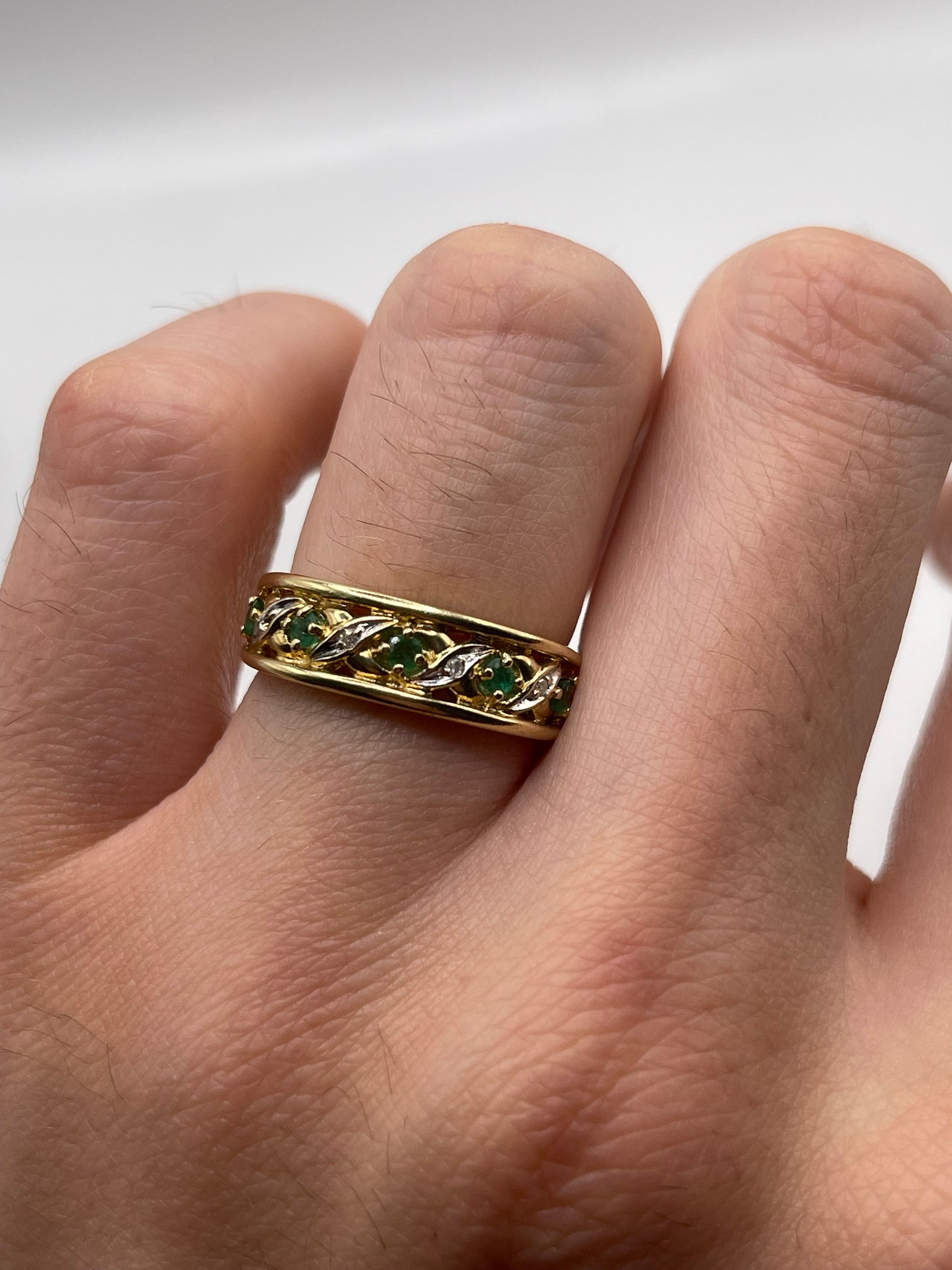 9ct gold emerald and diamond ring