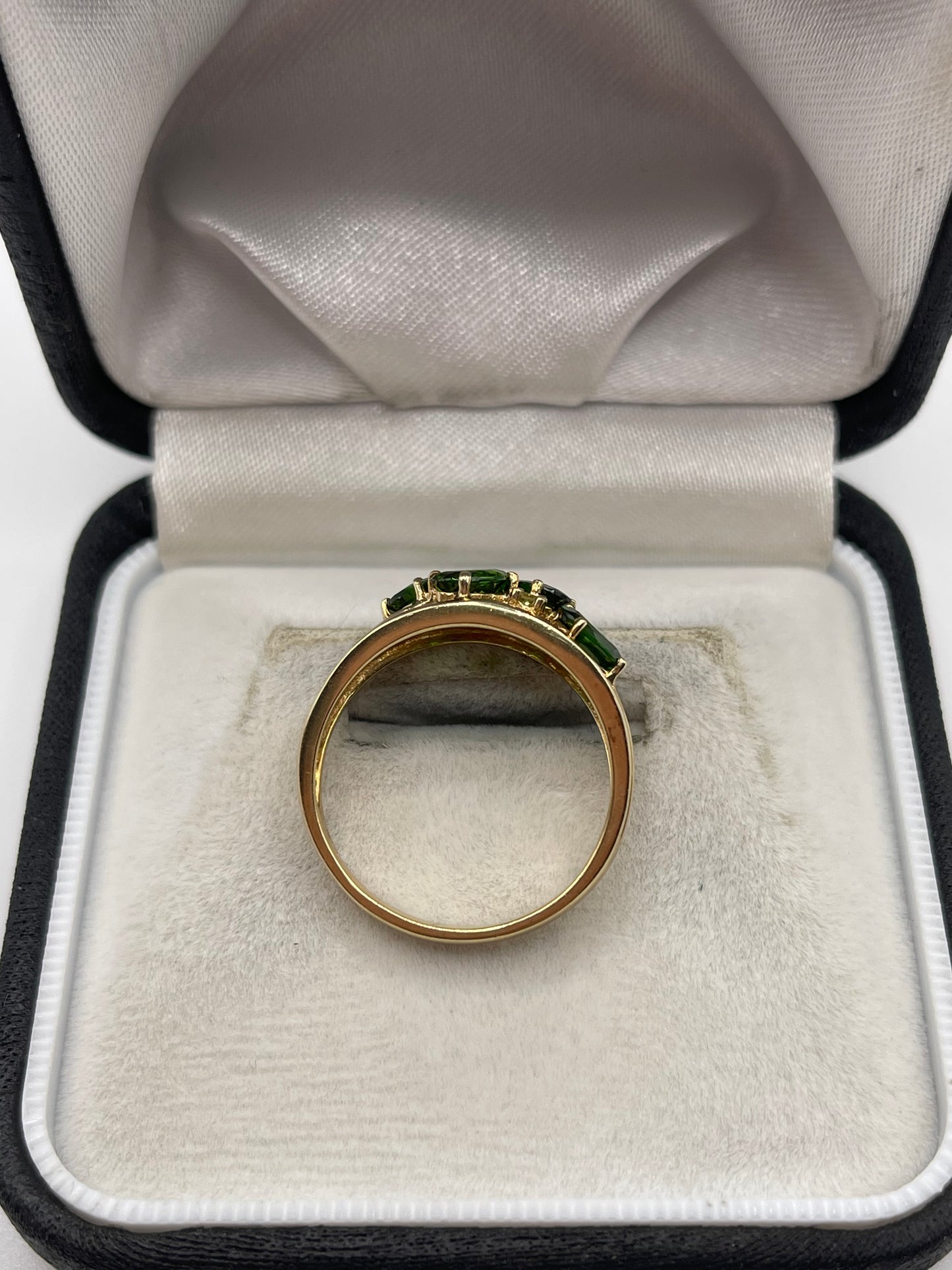 9ct gold diopside and quartz ring