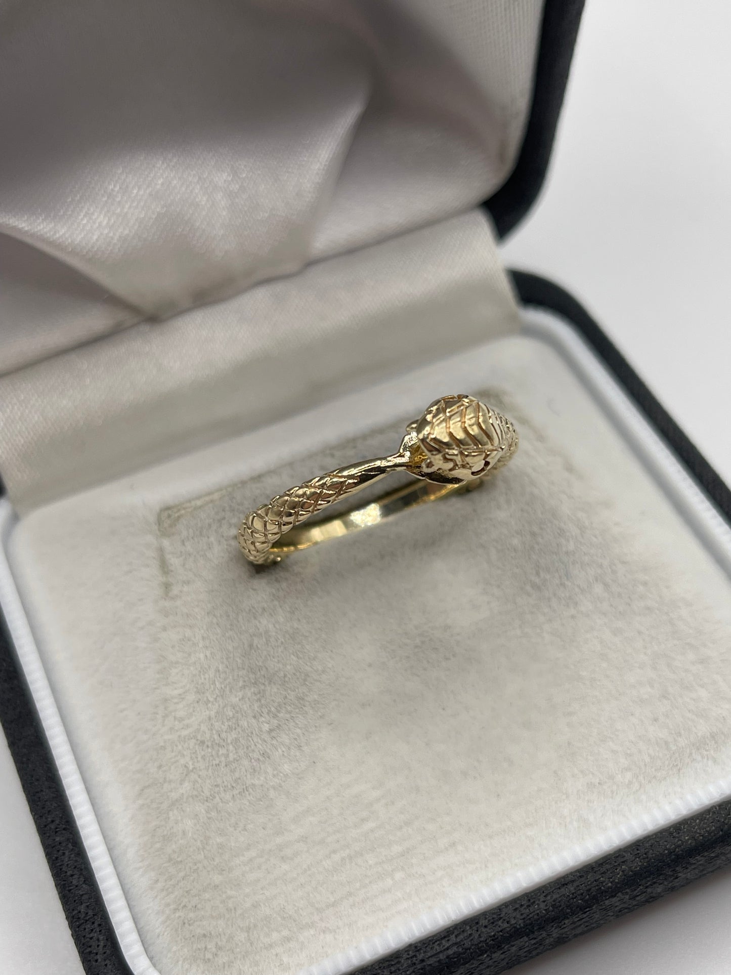 9ct gold snake ring