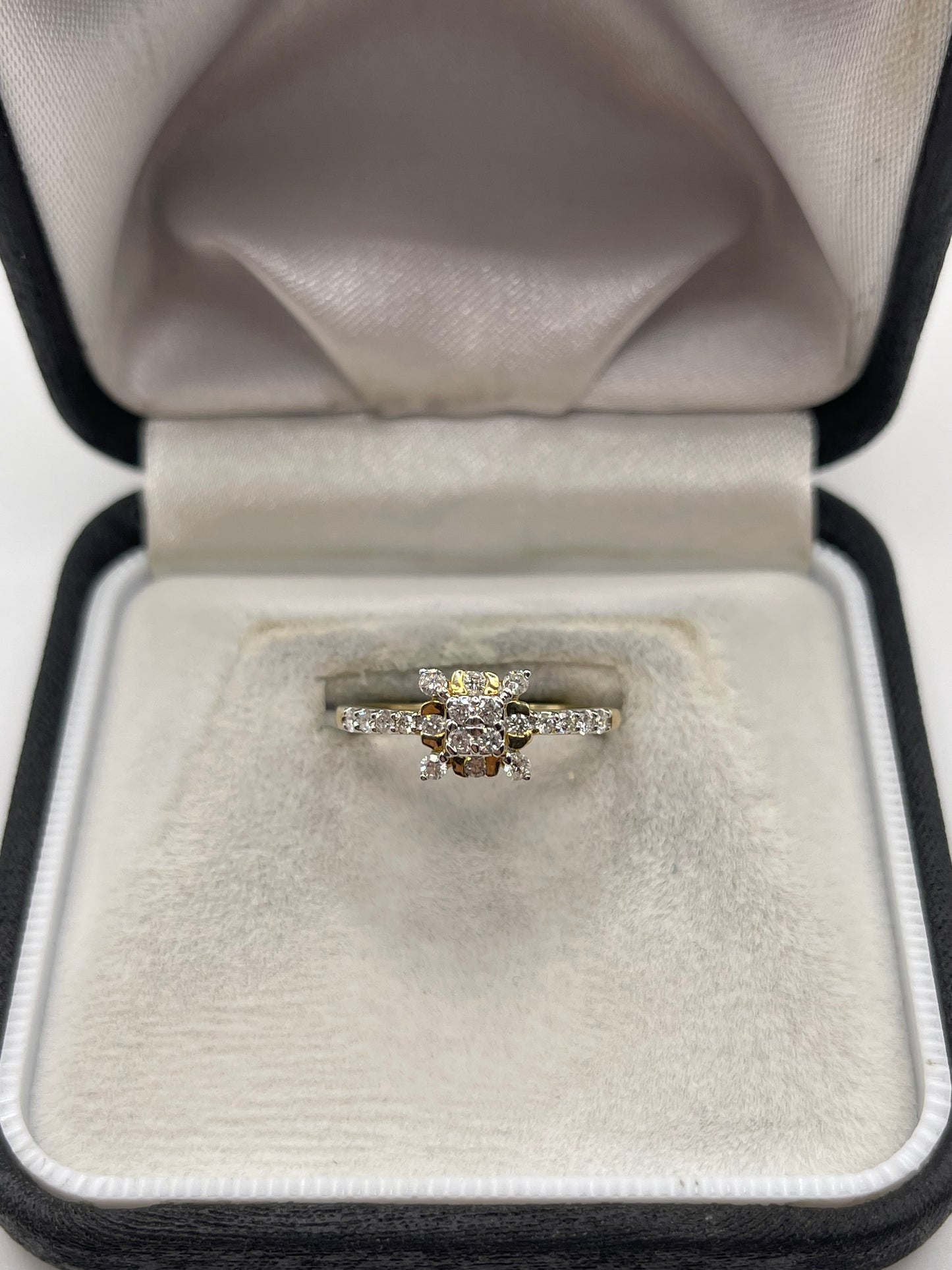 9ct gold diamond cluster ring