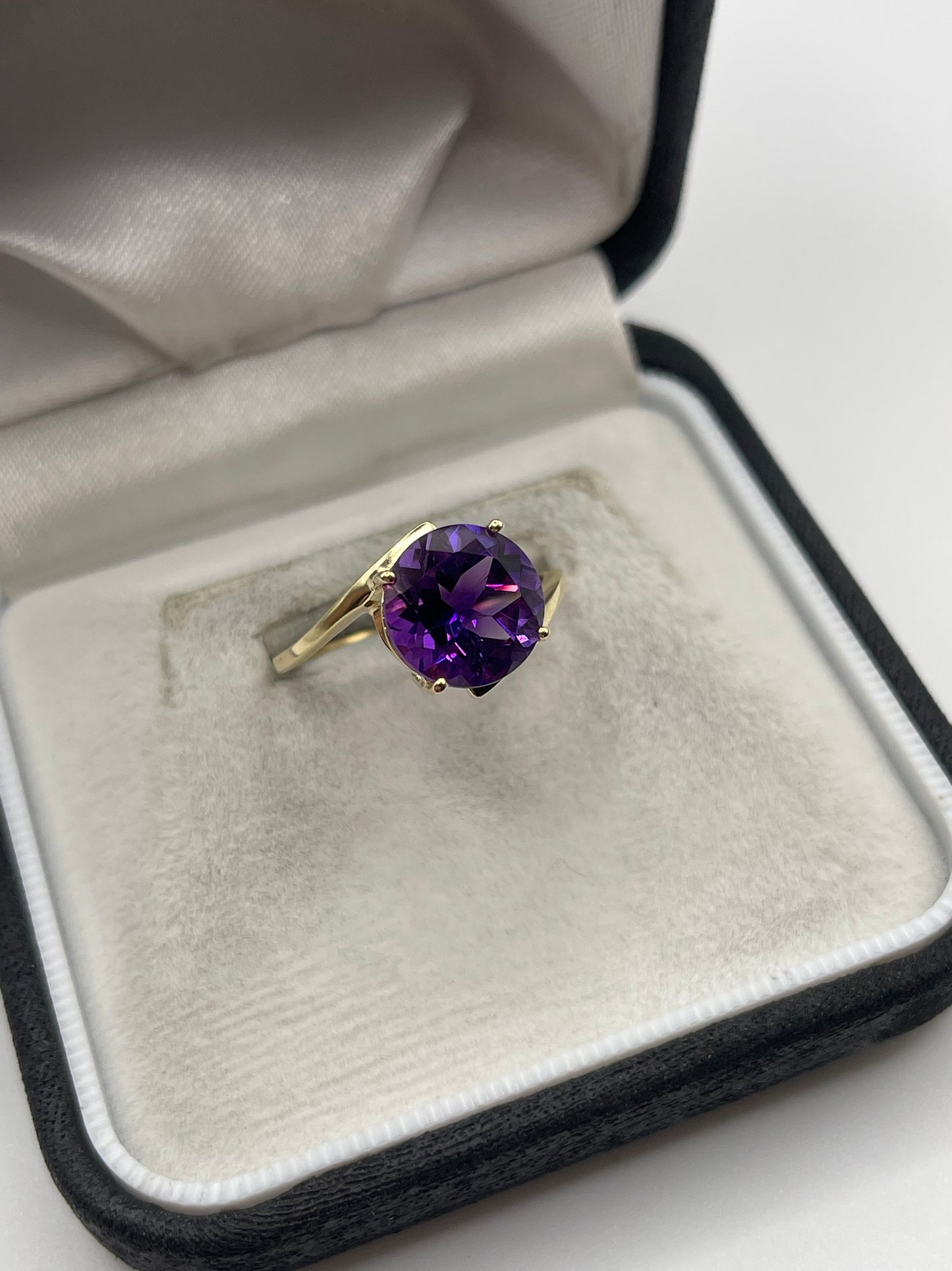 9ct gold amethyst ring