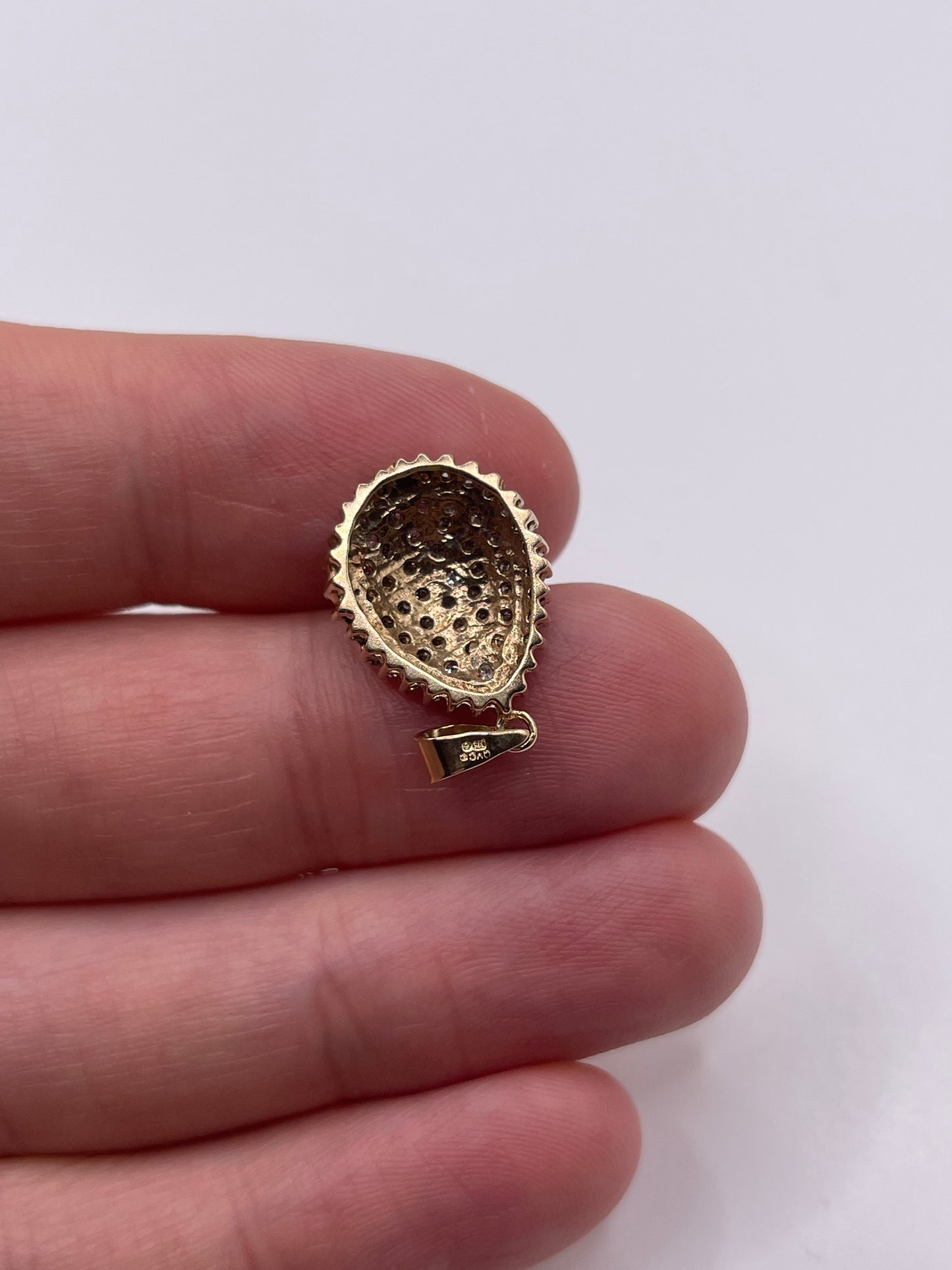 9ct gold diamond cluster pendant
