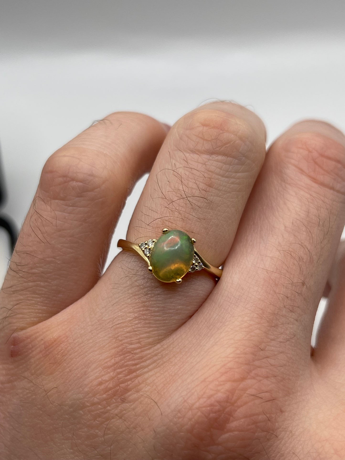 14ct gold opal and diamond ring