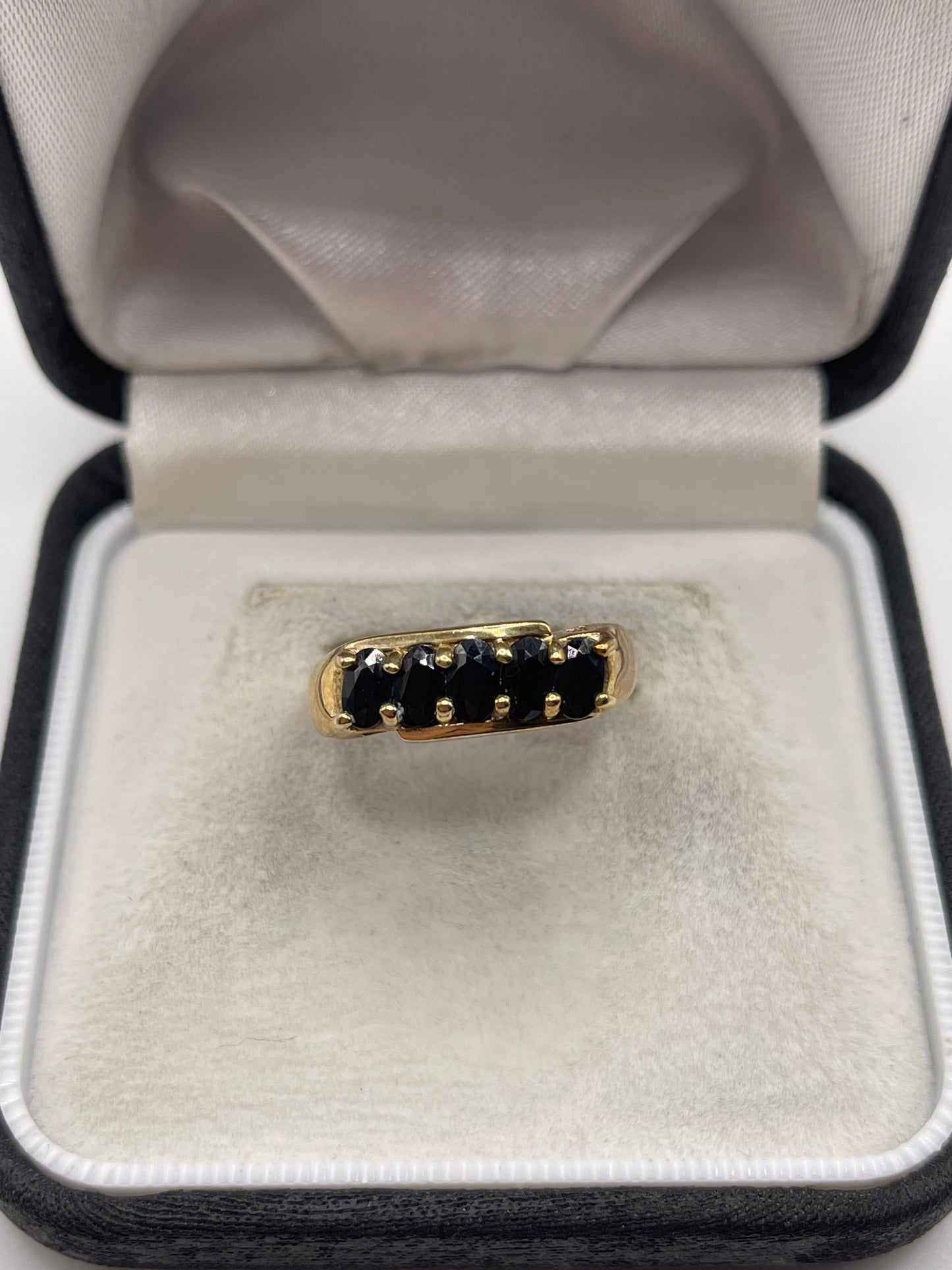 9ct gold sapphire ring